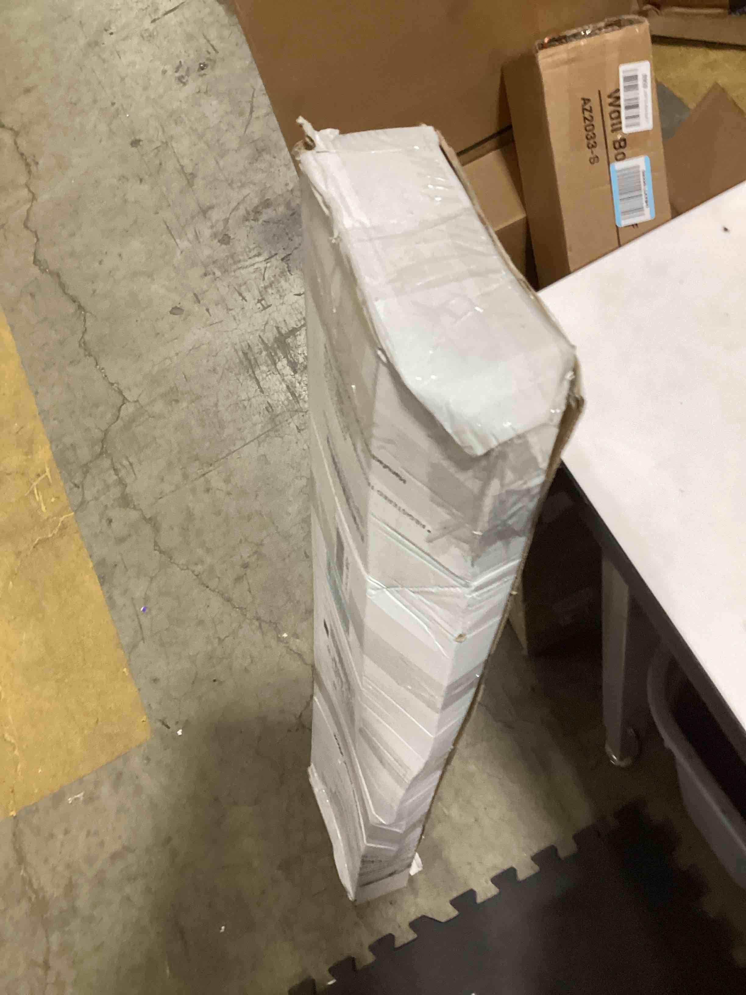 https://s3.amazonaws.com/lotting-images-prod/bidfta/PPE2768070_1758733603918.jpeg