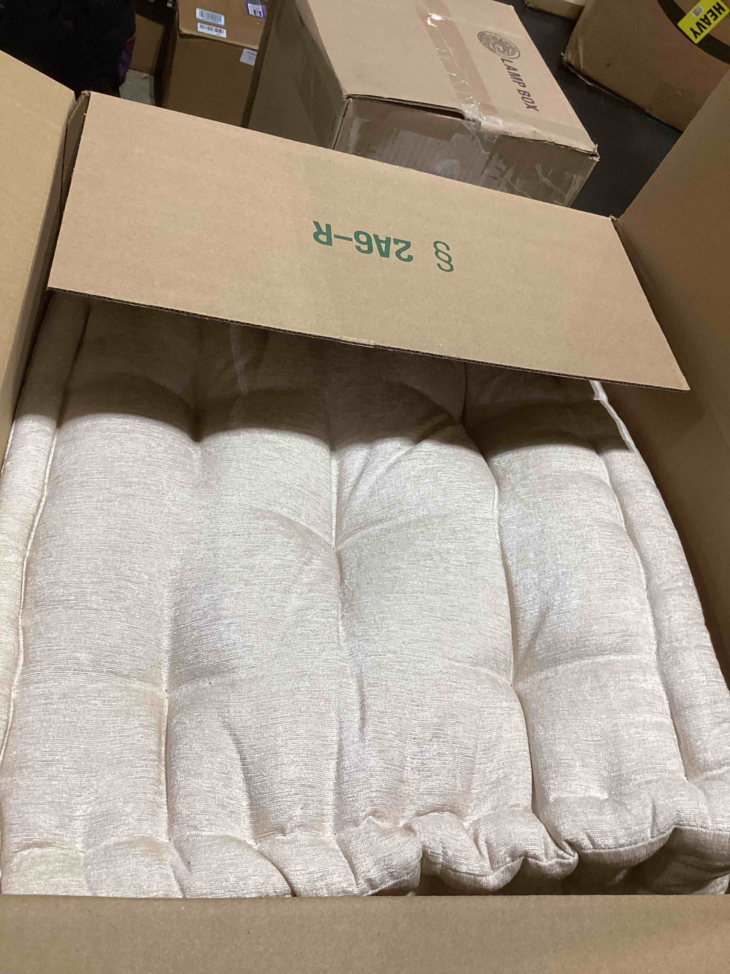 https://s3.amazonaws.com/lotting-images-prod/bidfta/PPE2768093_1758735937881.jpeg