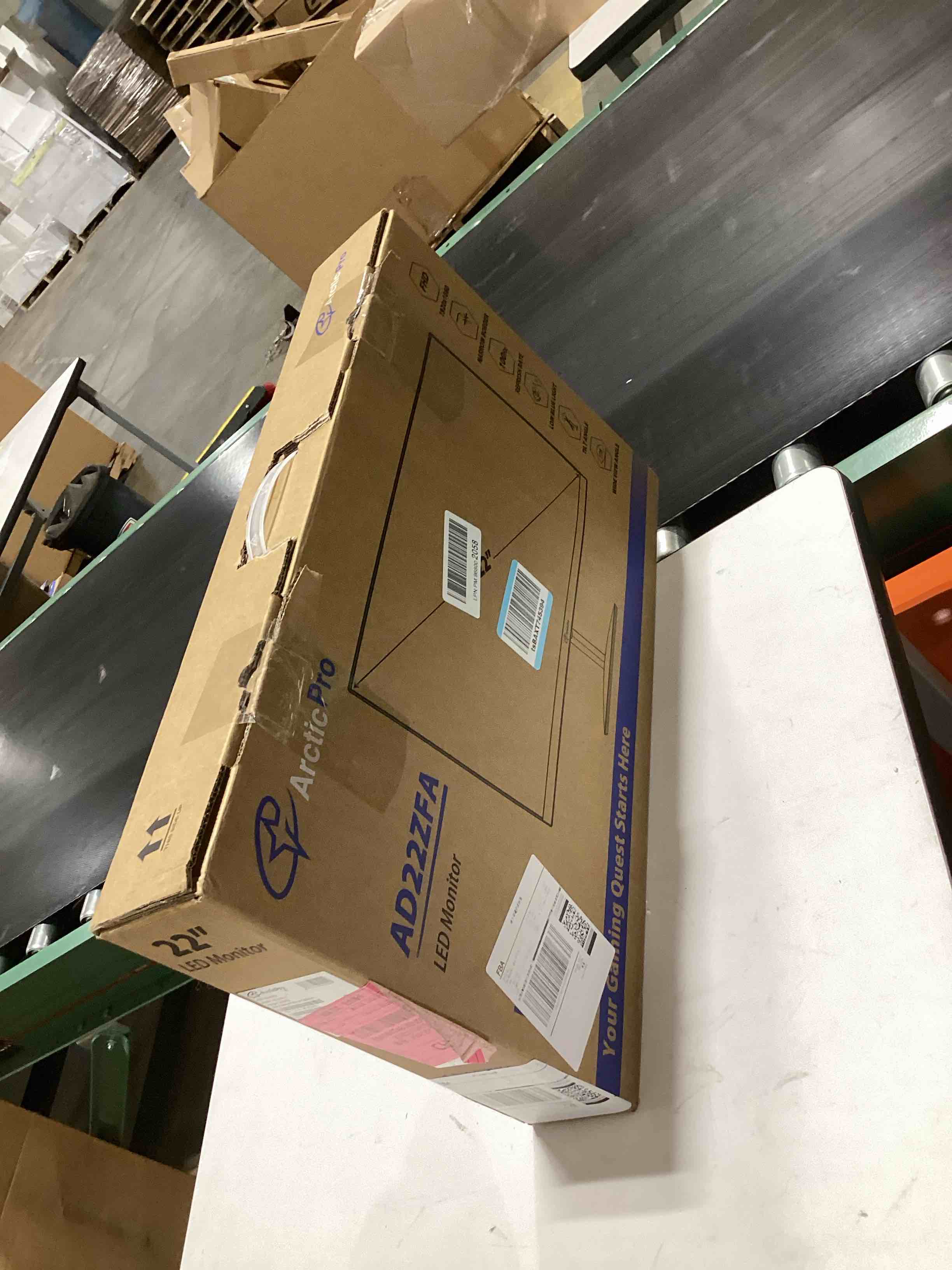 https://s3.amazonaws.com/lotting-images-prod/bidfta/PPE2768167_1758818227777.jpeg