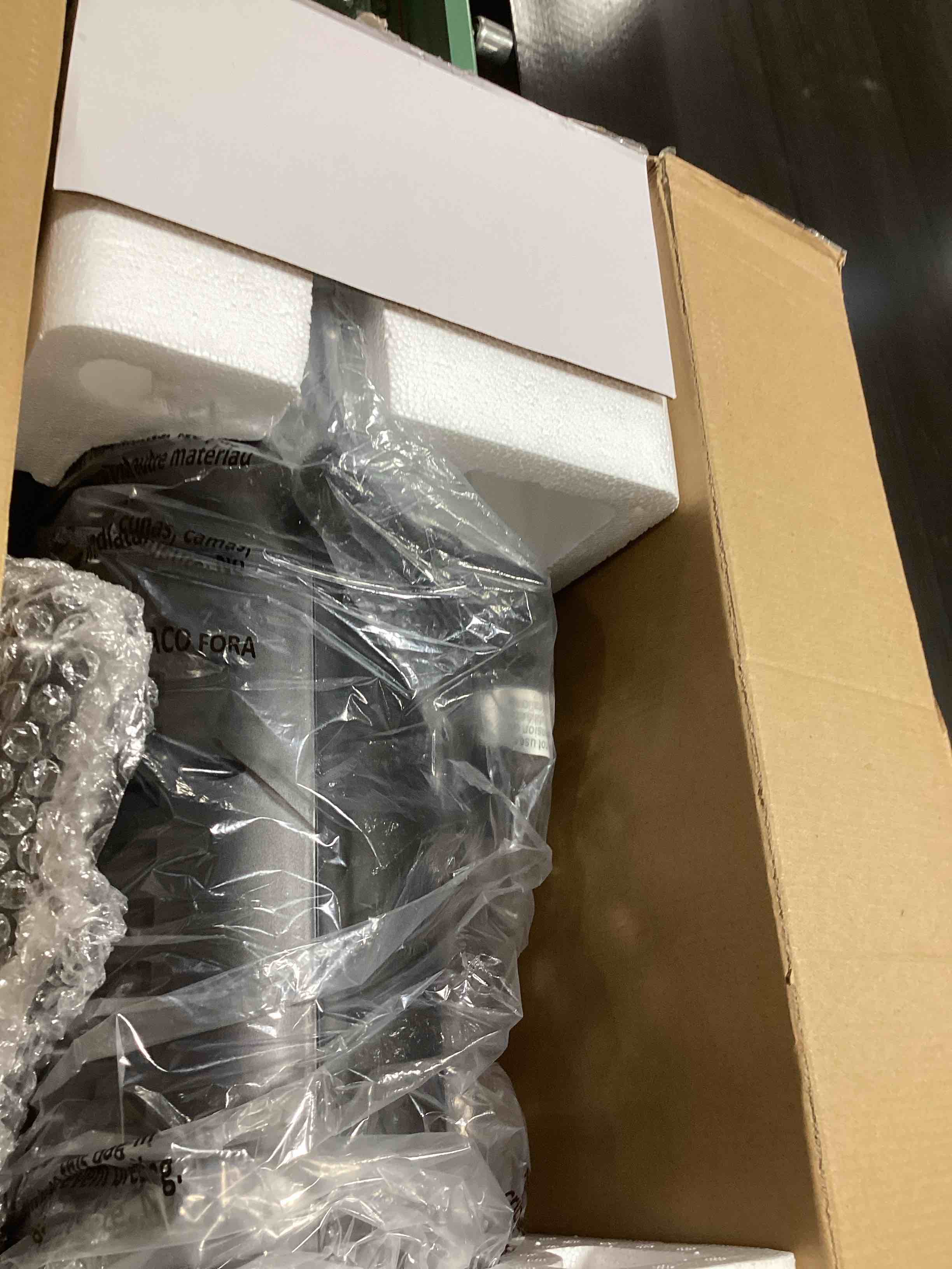 https://s3.amazonaws.com/lotting-images-prod/bidfta/PPE2768255_1758812002443.jpeg