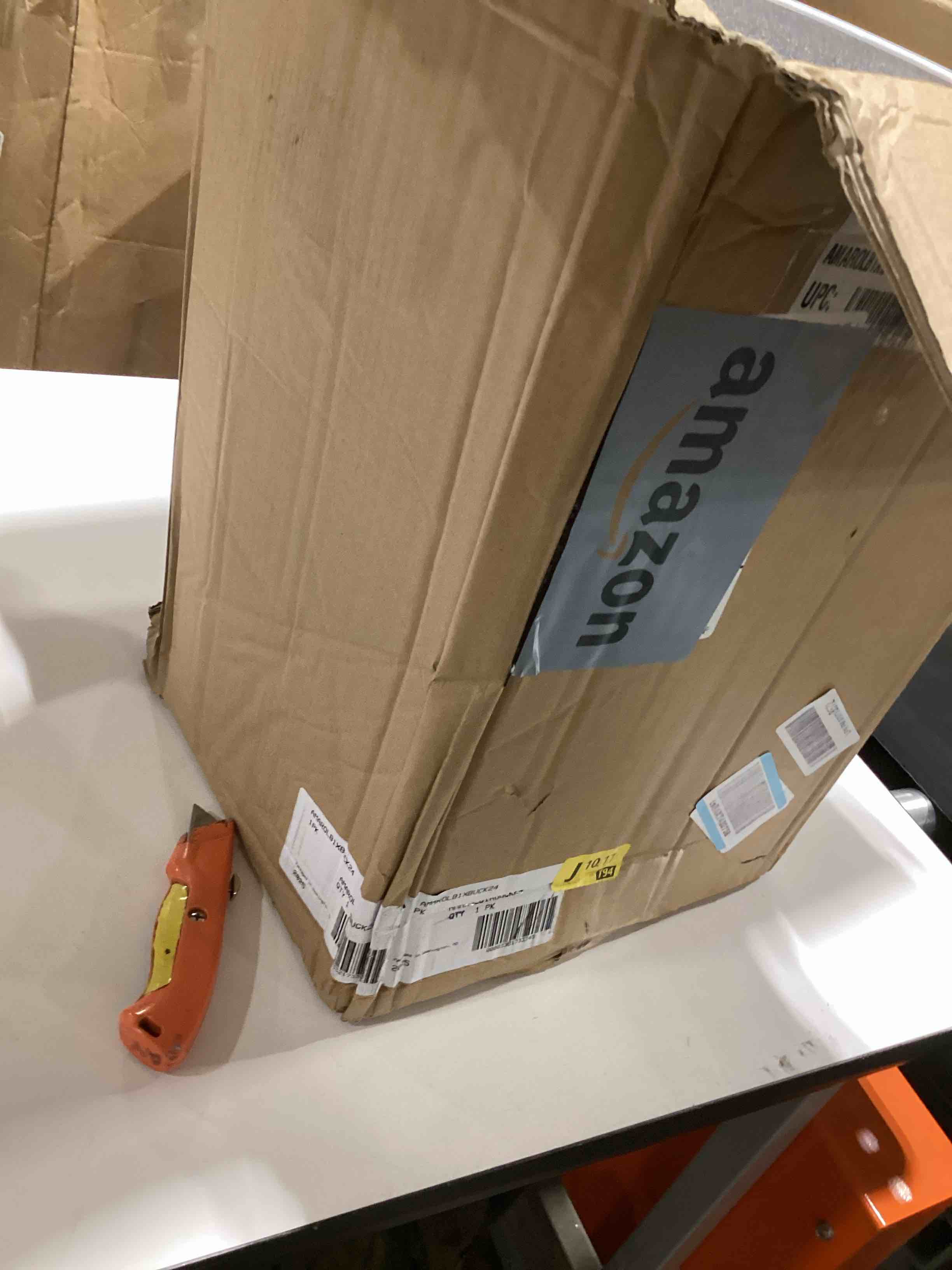 https://s3.amazonaws.com/lotting-images-prod/bidfta/PPE2768461_1758889206108.jpeg