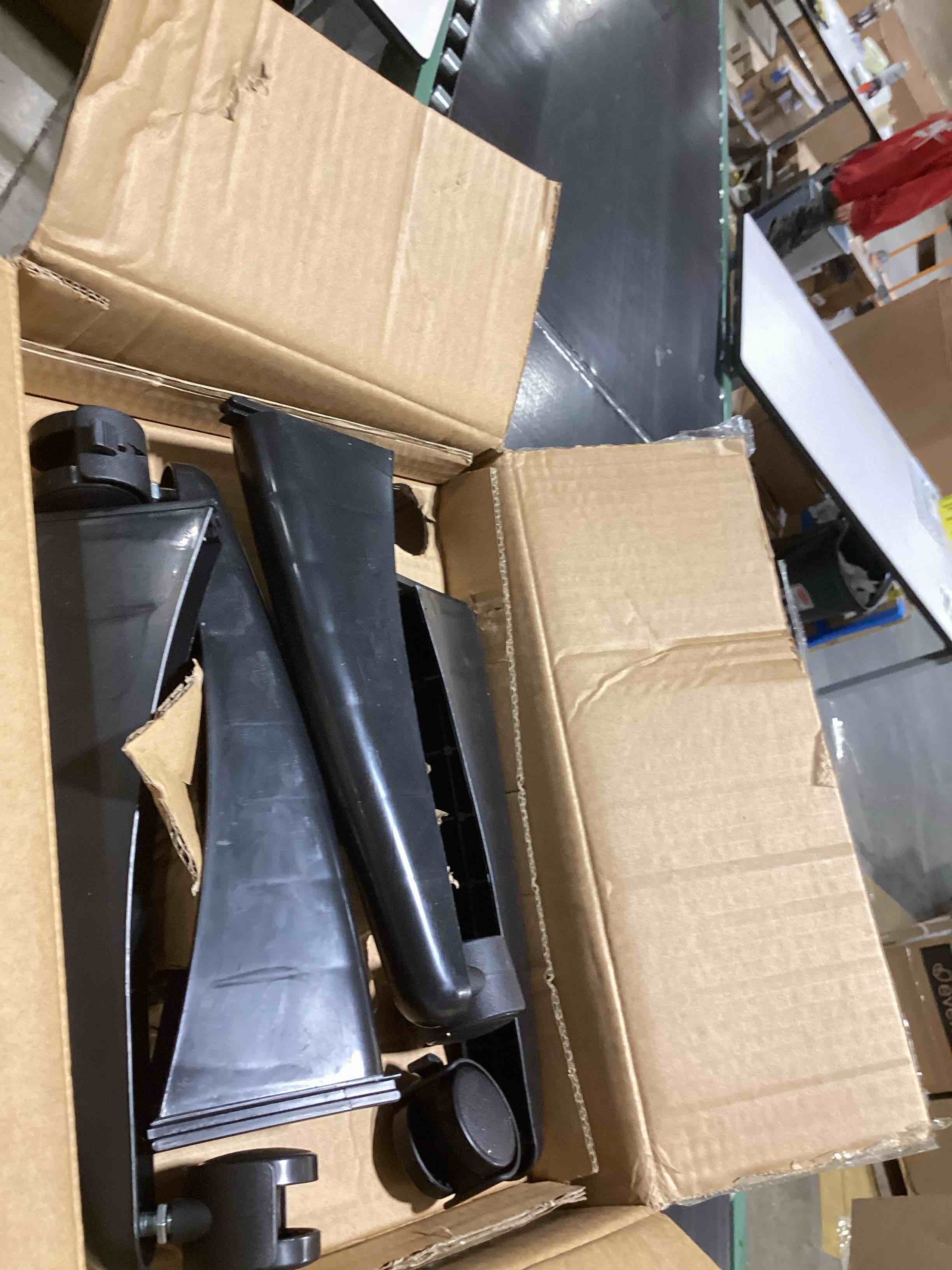 https://s3.amazonaws.com/lotting-images-prod/bidfta/PPE2768731_1759168150383.jpeg