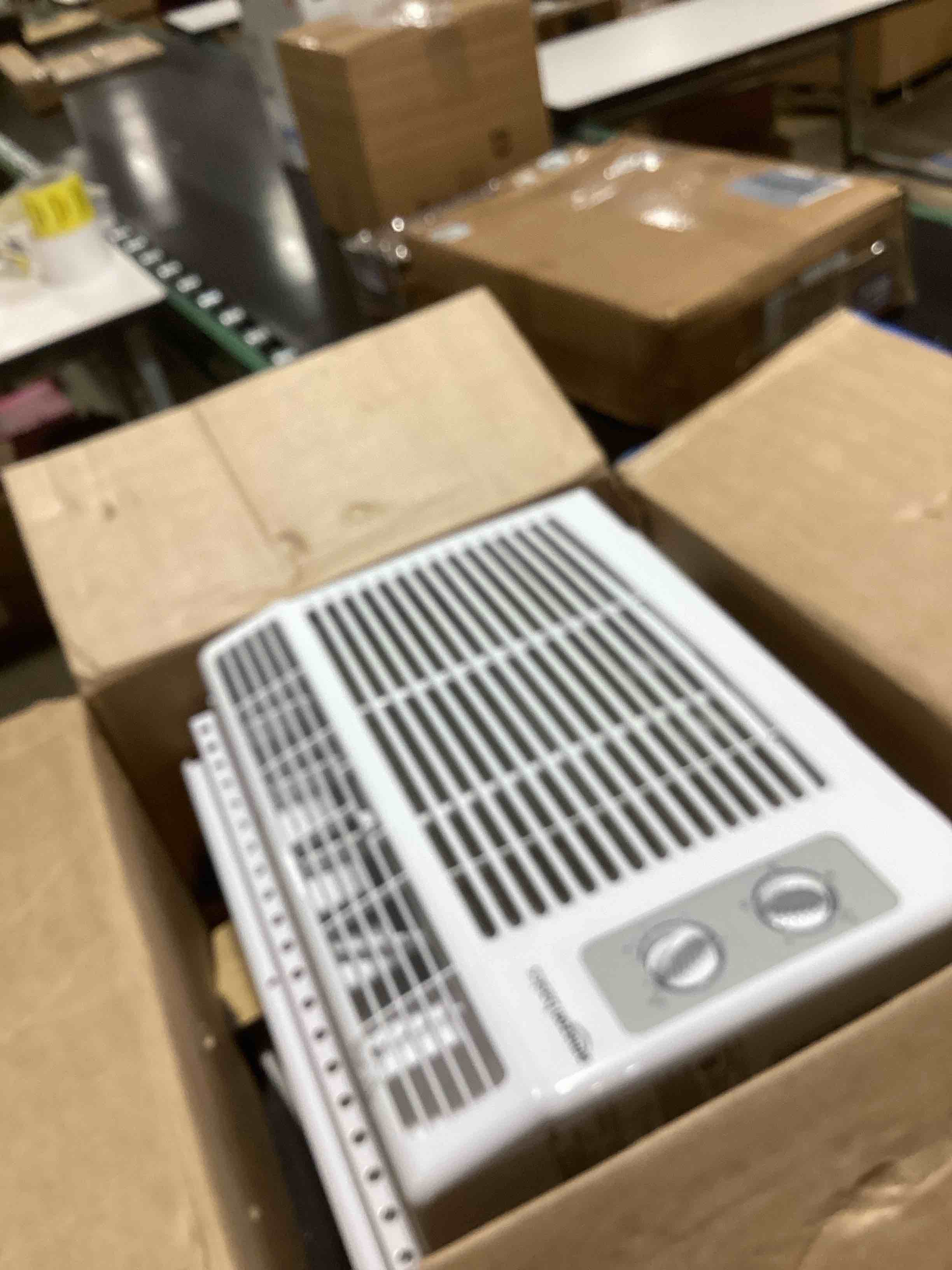 https://s3.amazonaws.com/lotting-images-prod/bidfta/PPE2768806_1759232824110.jpeg