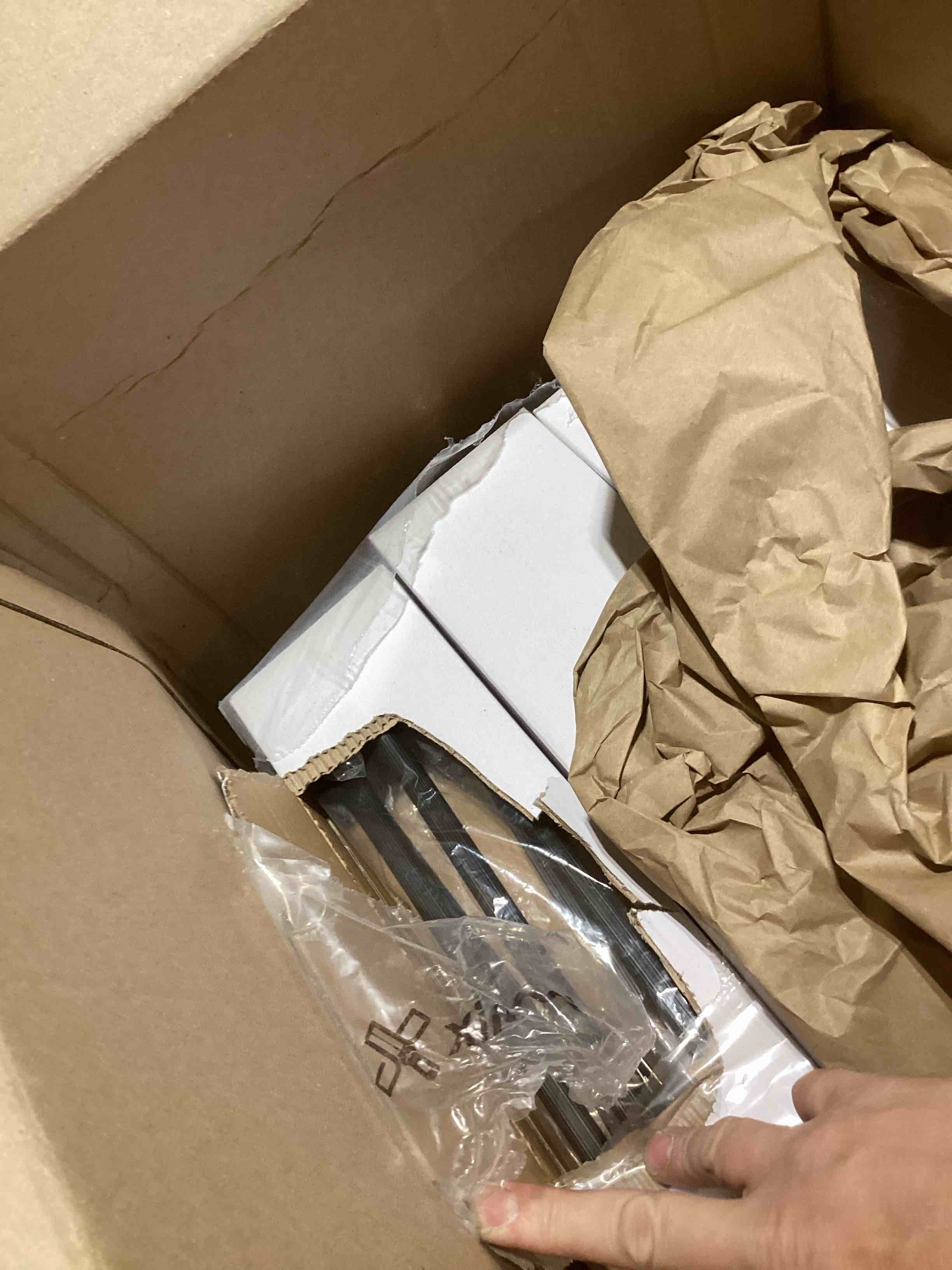 https://s3.amazonaws.com/lotting-images-prod/bidfta/PPE2769187_1759337329749.jpeg