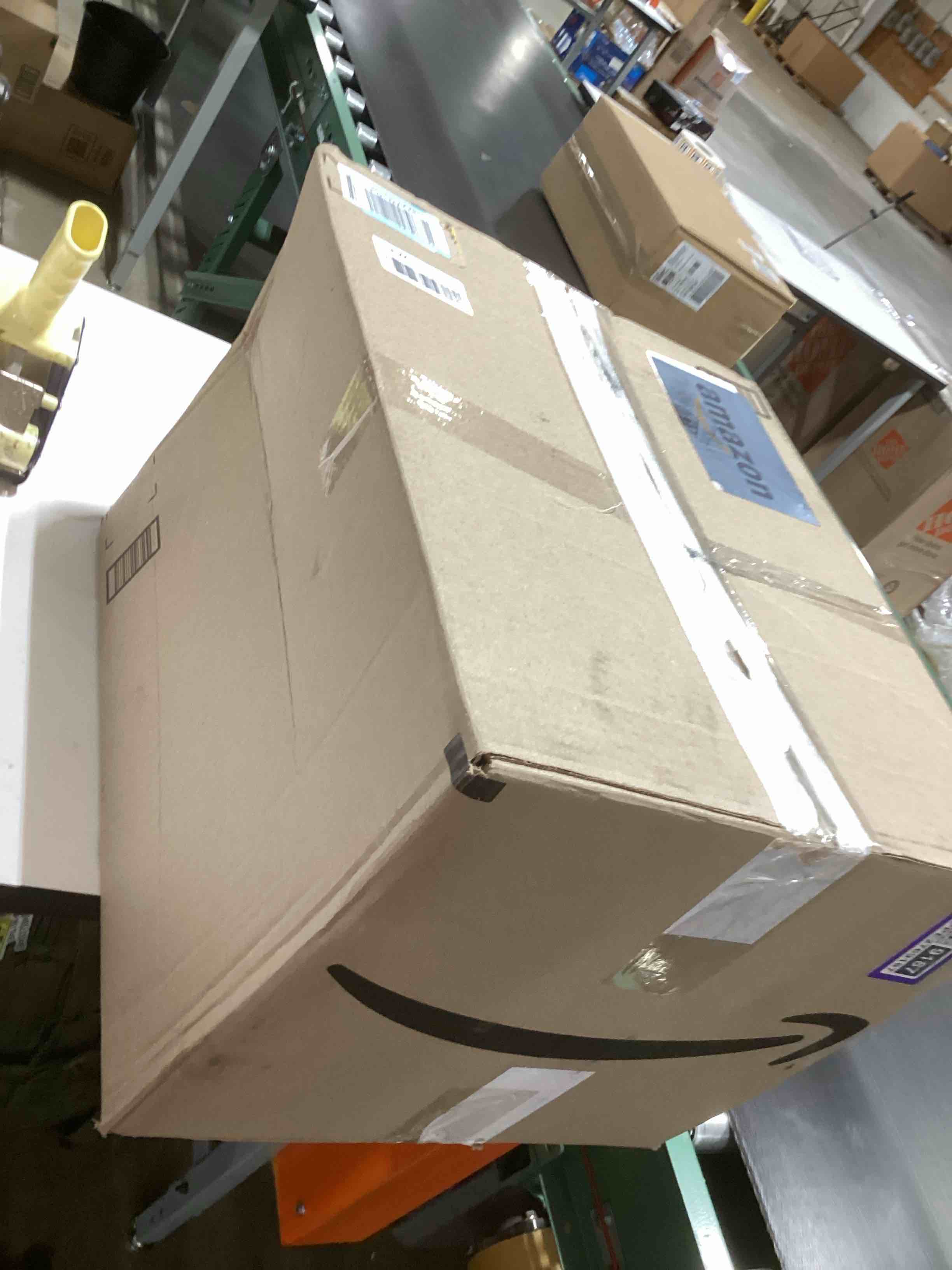 https://s3.amazonaws.com/lotting-images-prod/bidfta/PPE2769187_1759337344459.jpeg