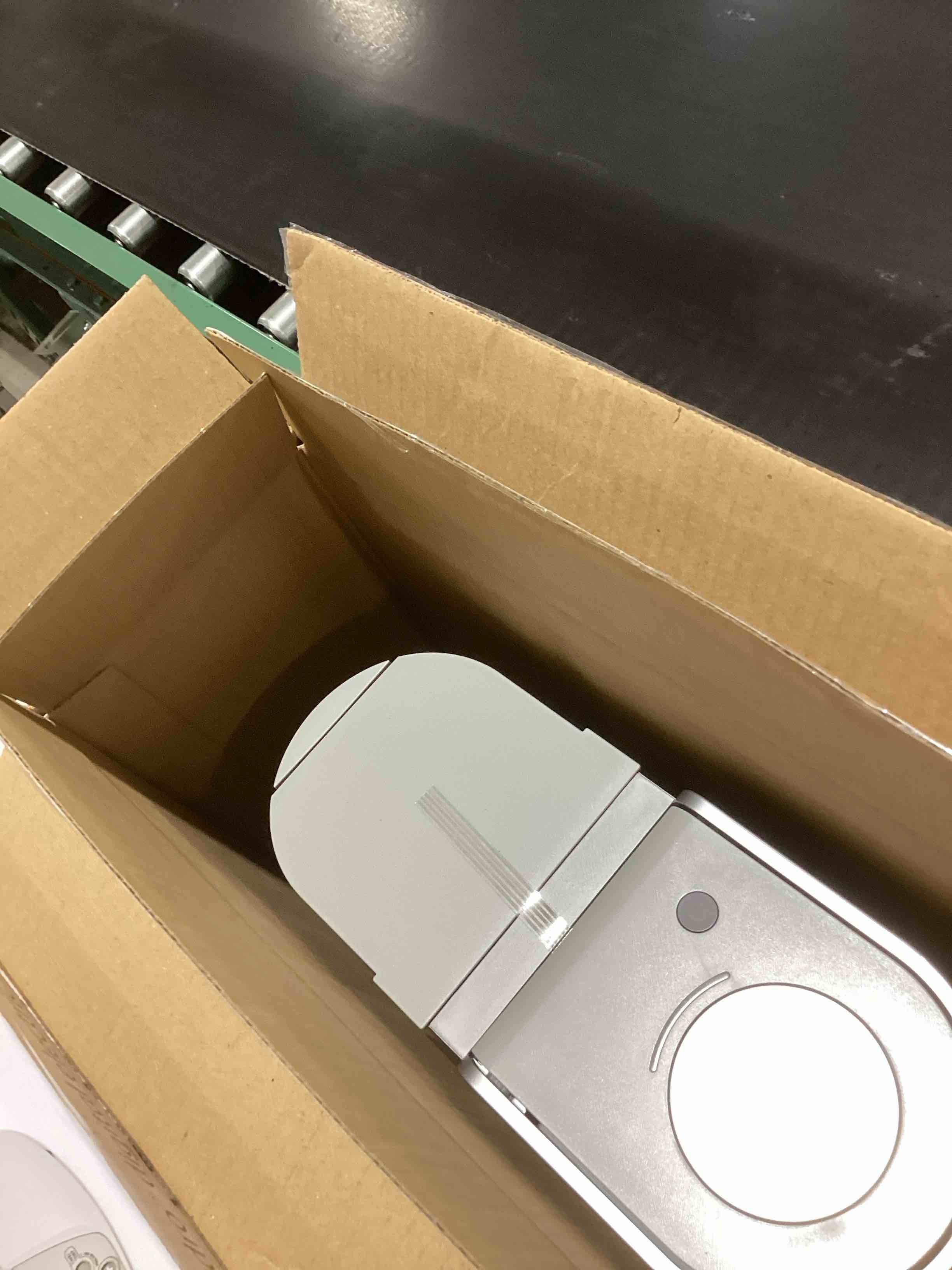 https://s3.amazonaws.com/lotting-images-prod/bidfta/PPE2769203_1759338875175.jpeg