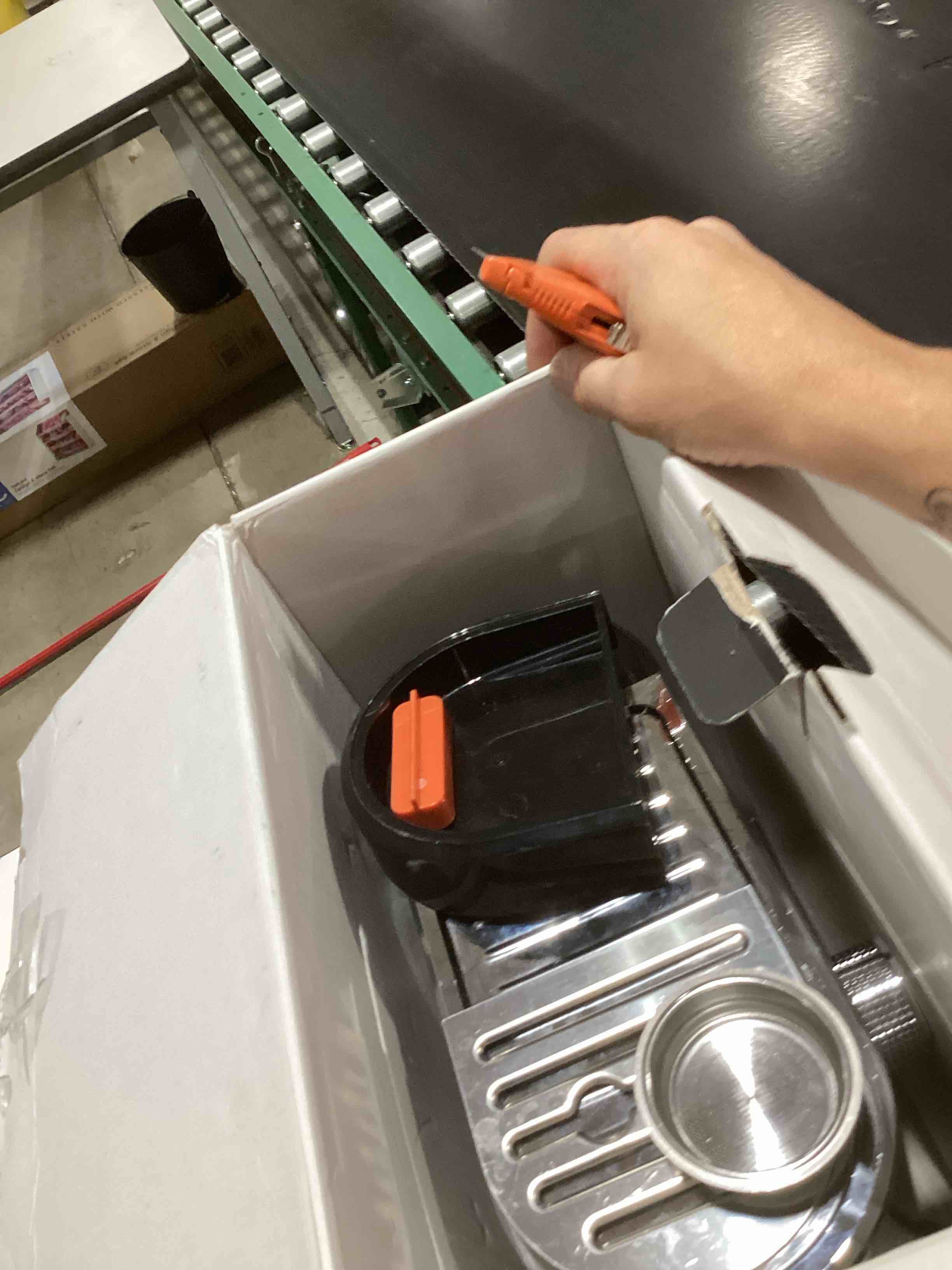https://s3.amazonaws.com/lotting-images-prod/bidfta/PPE2769206_1759340100460.jpeg