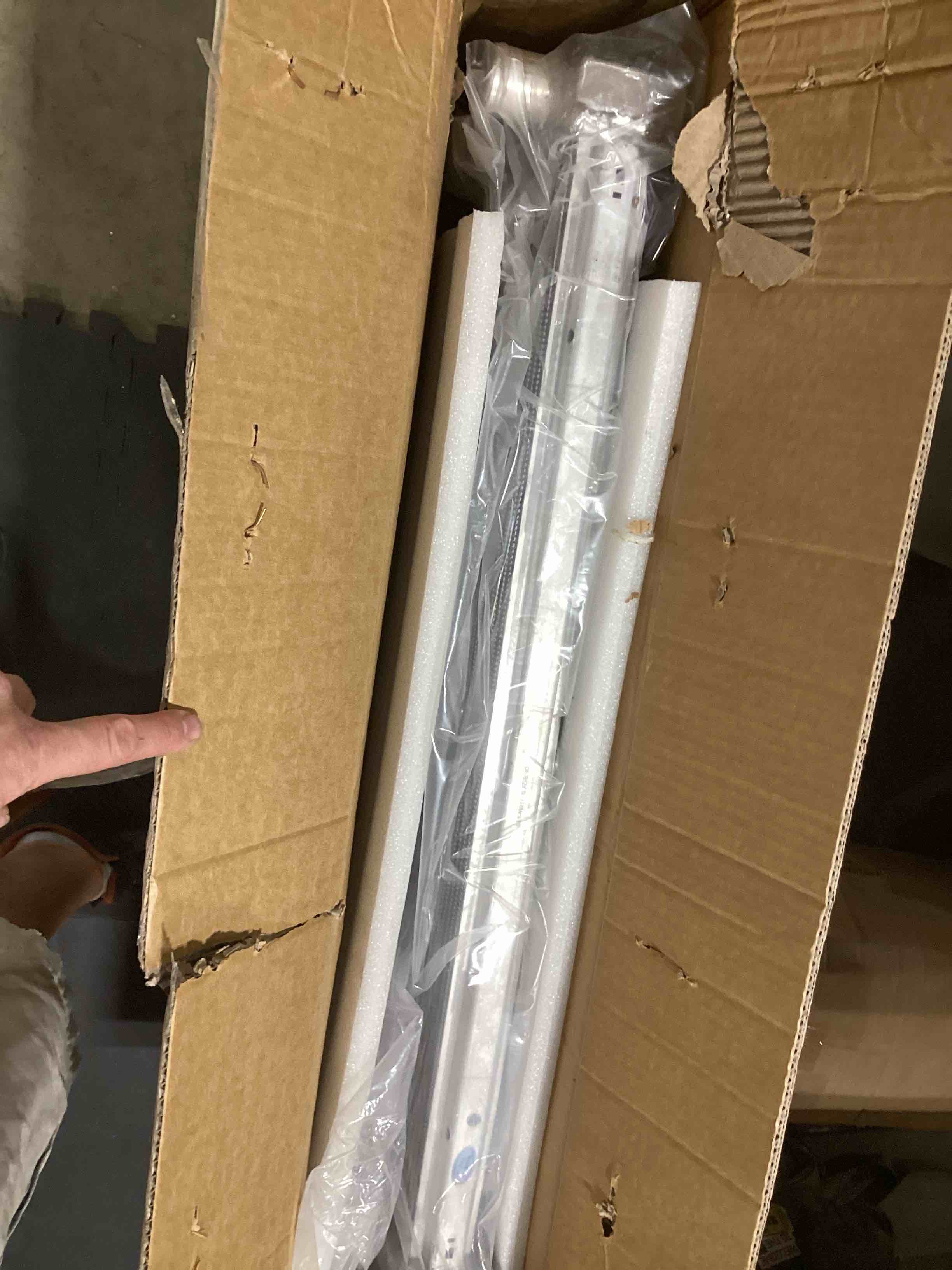 https://s3.amazonaws.com/lotting-images-prod/bidfta/PPE2769738_1759771336201.jpeg