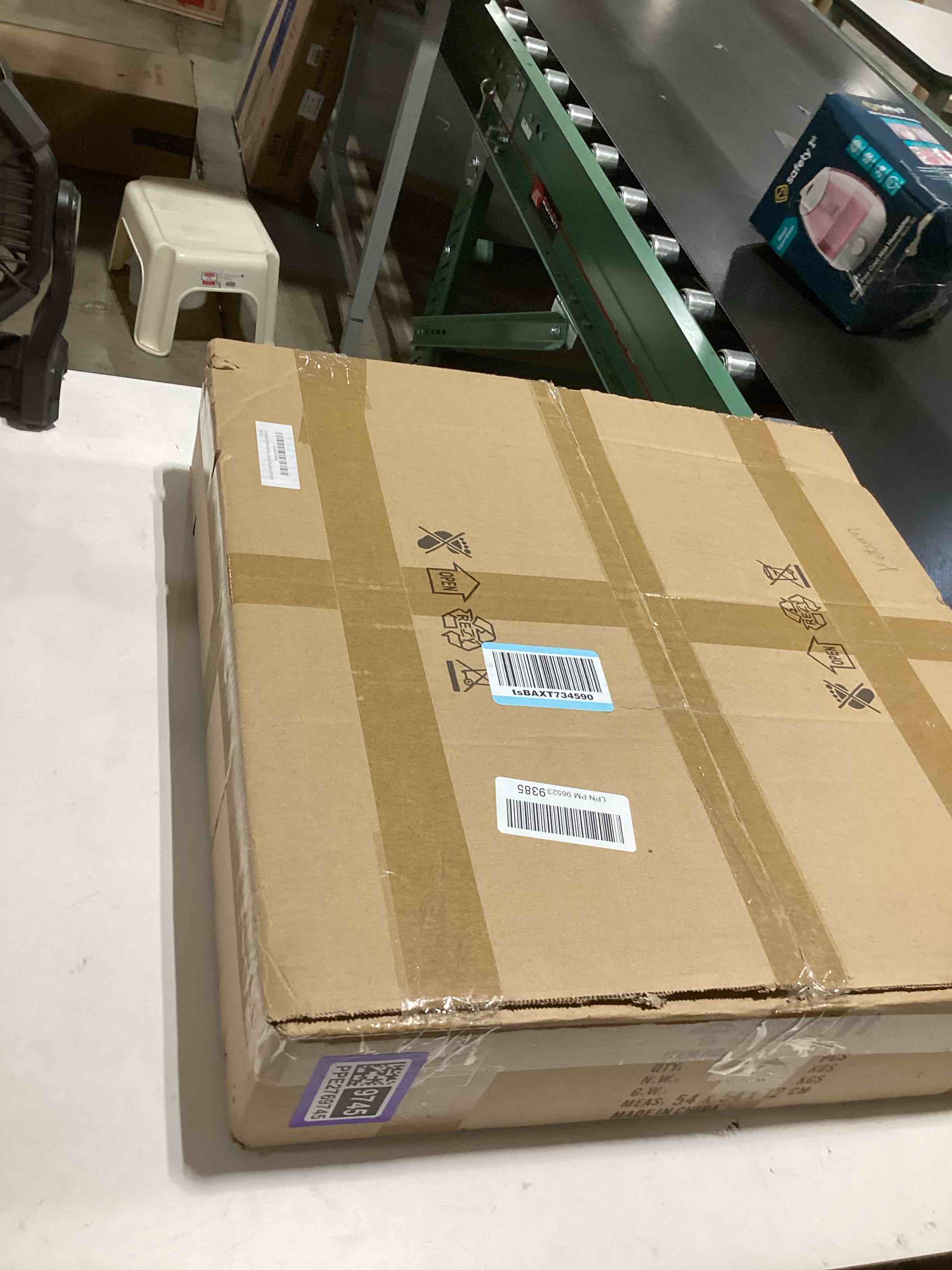 https://s3.amazonaws.com/lotting-images-prod/bidfta/PPE2769745_1759772002098.jpeg