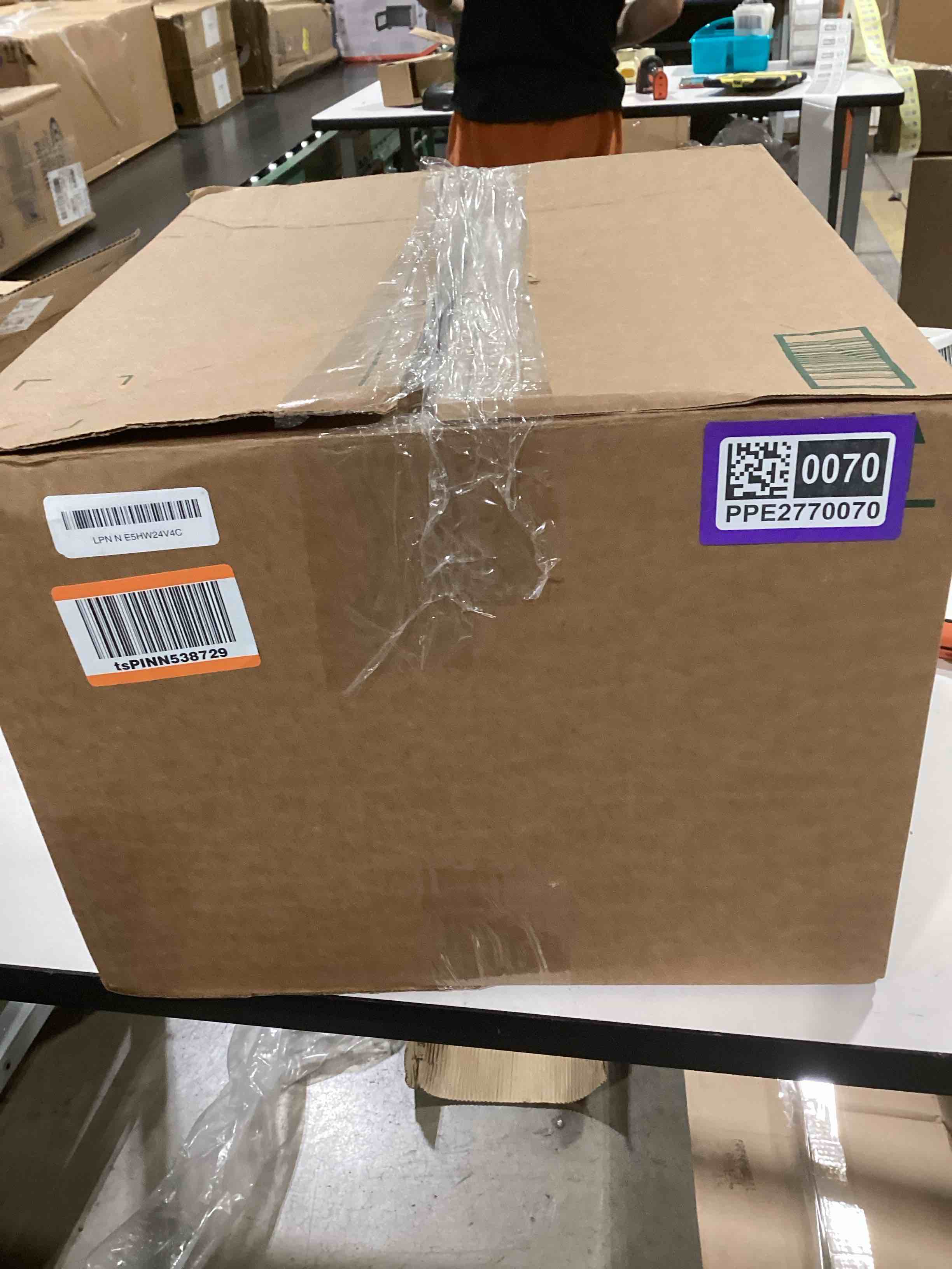 https://s3.amazonaws.com/lotting-images-prod/bidfta/PPE2770070_1759950607699.jpeg