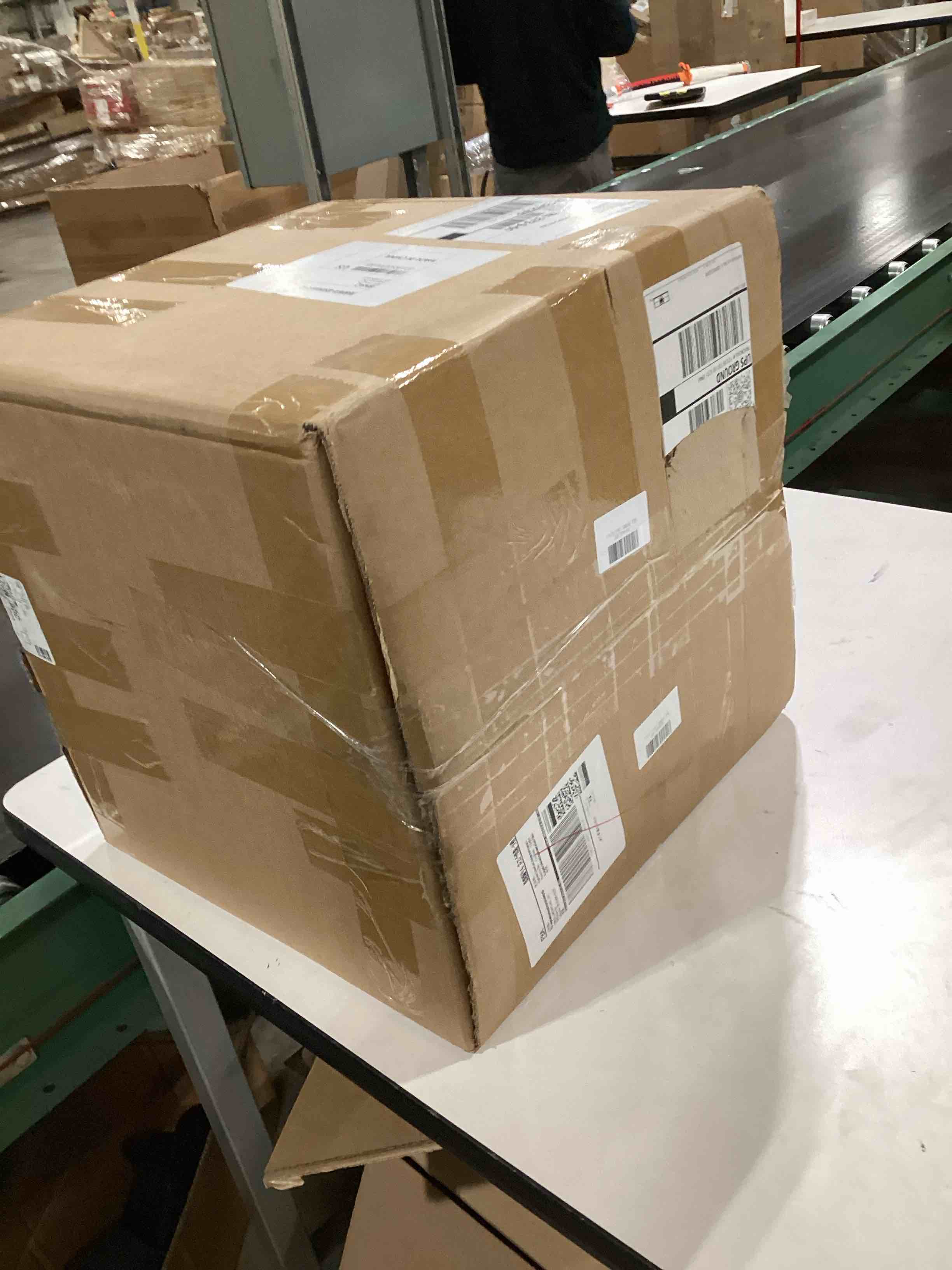 https://s3.amazonaws.com/lotting-images-prod/bidfta/PPE2770329_1760615009656.jpeg