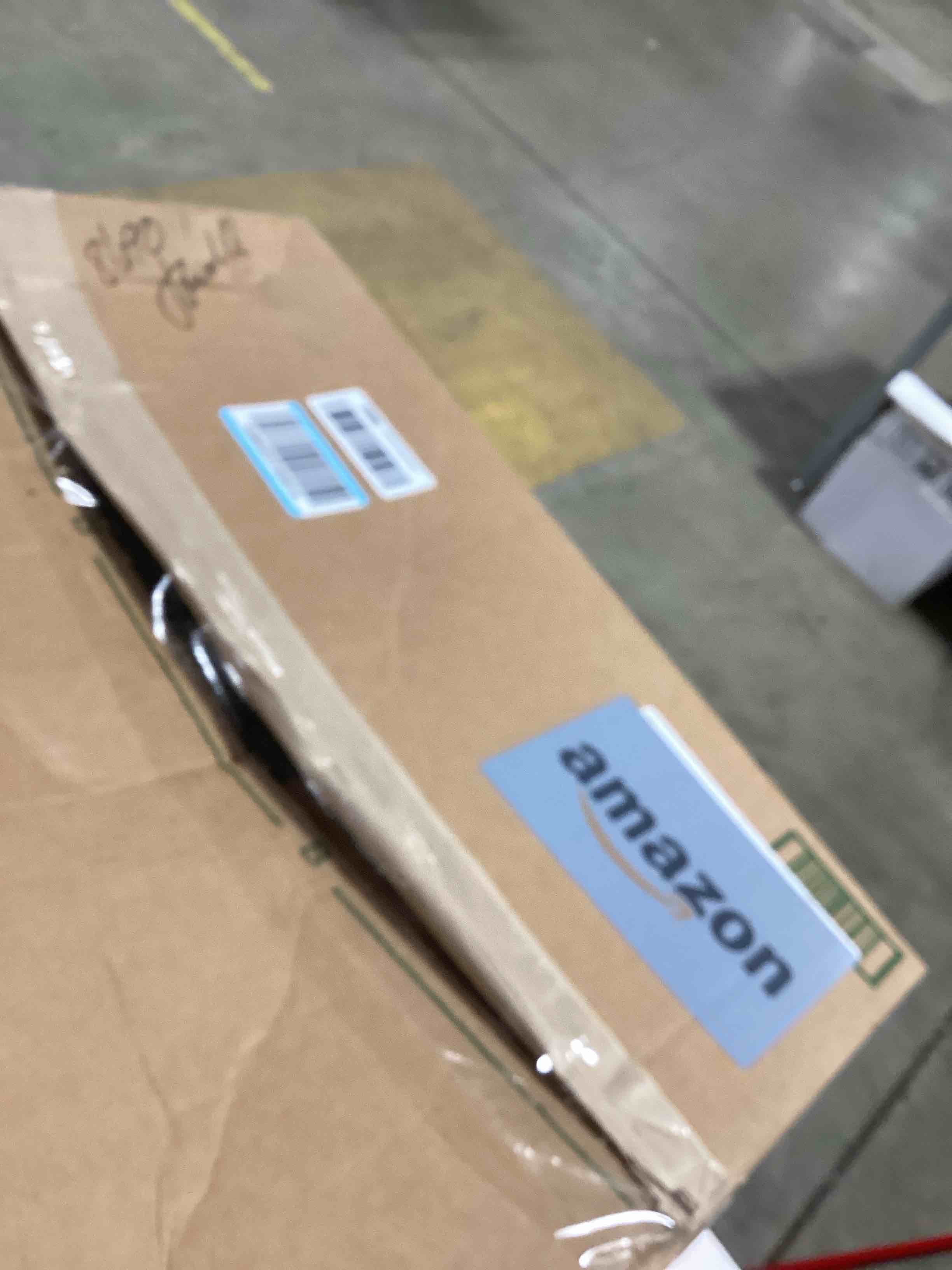 https://s3.amazonaws.com/lotting-images-prod/bidfta/PPE2773111_1759325028363.jpeg