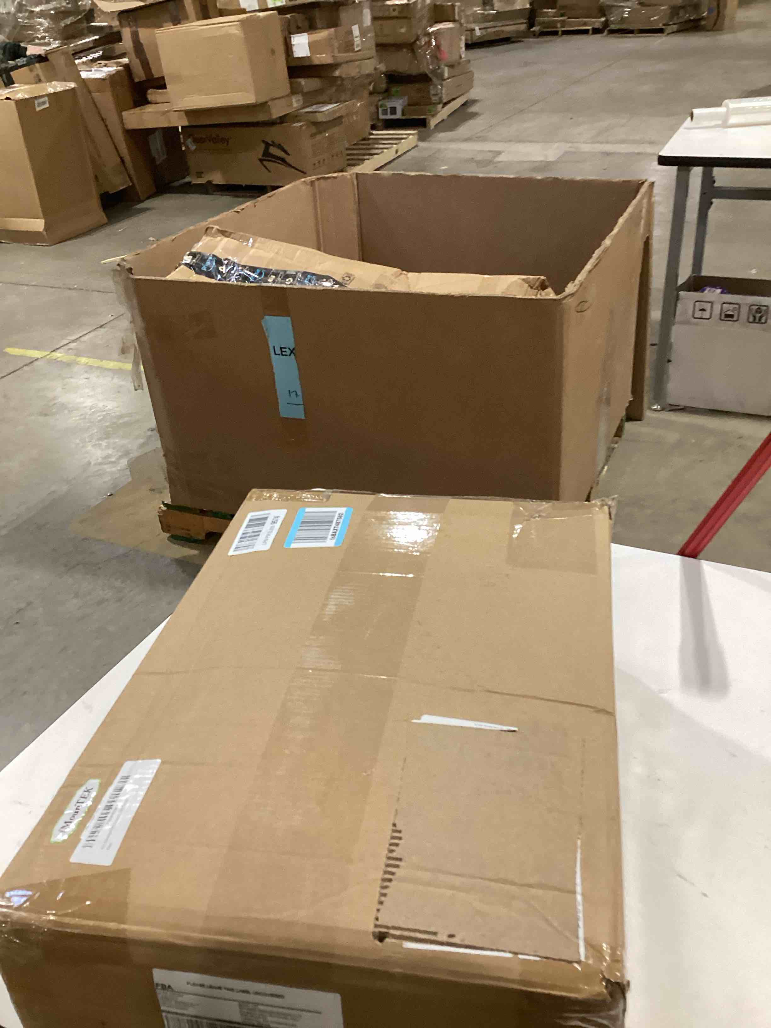 https://s3.amazonaws.com/lotting-images-prod/bidfta/PPE2773342_1759409243370.jpeg