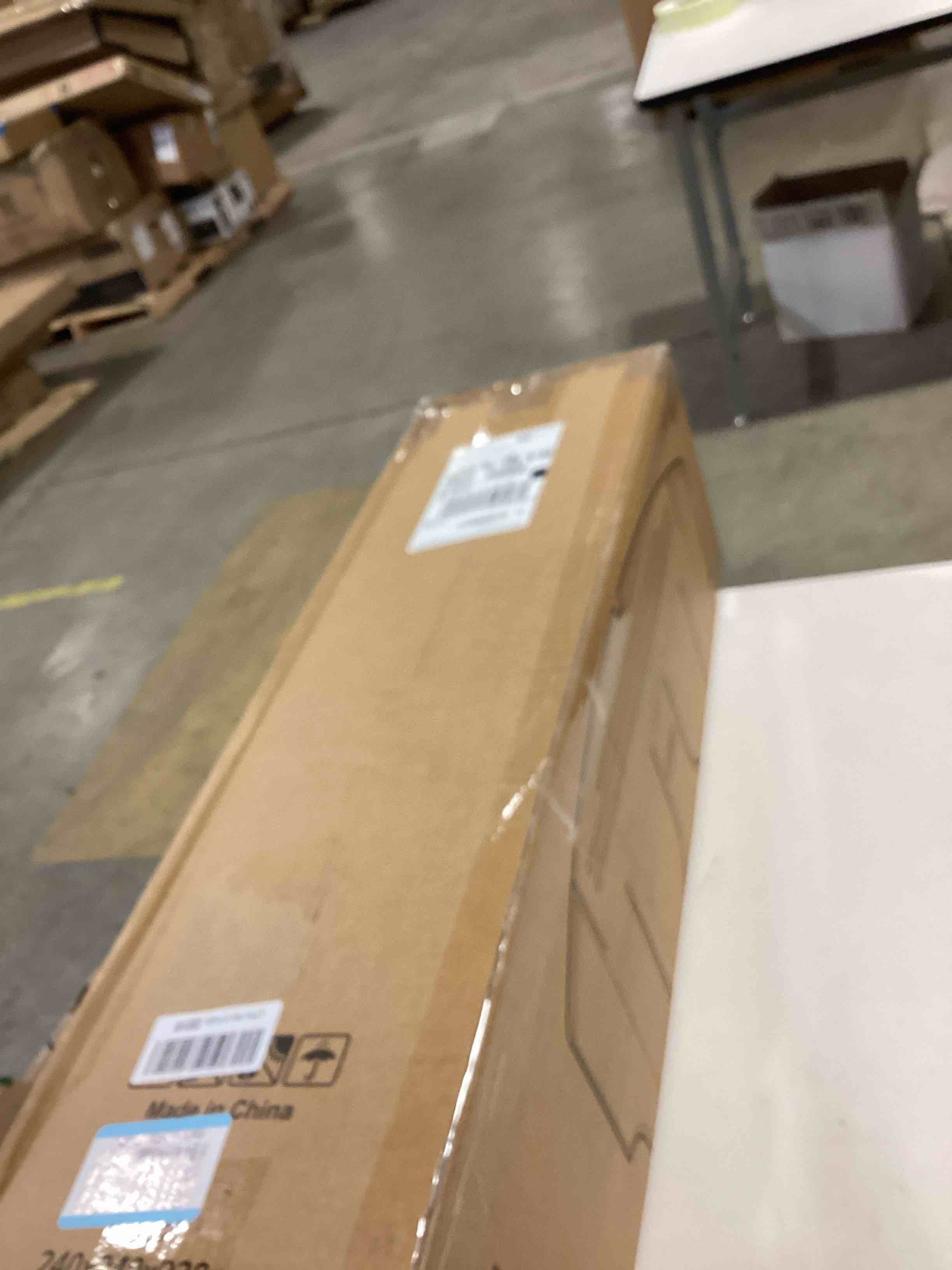 https://s3.amazonaws.com/lotting-images-prod/bidfta/PPE2773716_1759759518960.jpeg