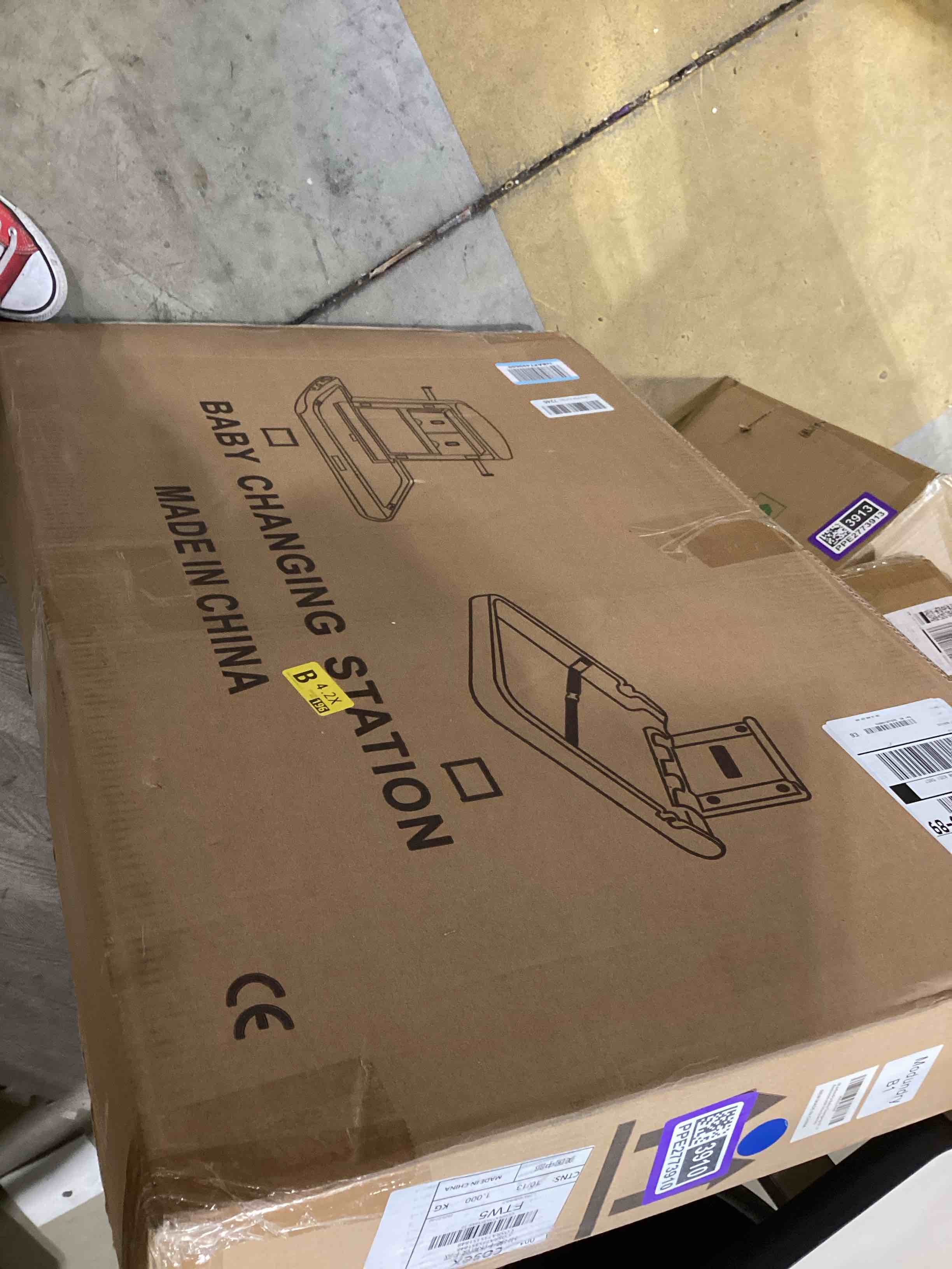 https://s3.amazonaws.com/lotting-images-prod/bidfta/PPE2773910_1759931252328.jpeg