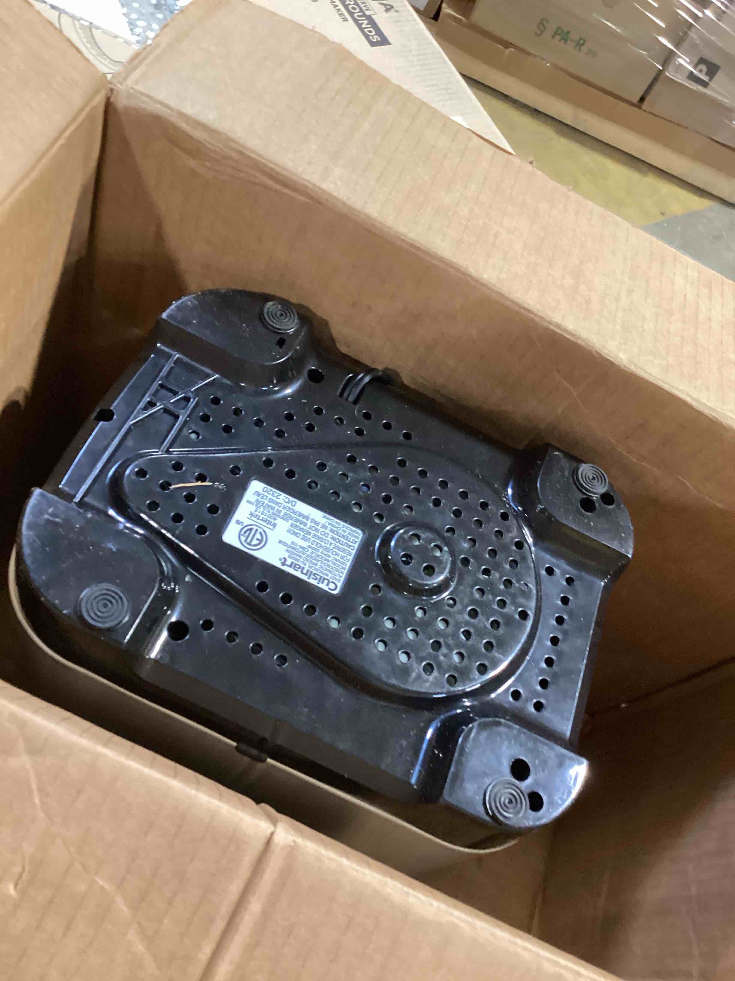 https://s3.amazonaws.com/lotting-images-prod/bidfta/PPE2774064_1759951015249.jpeg