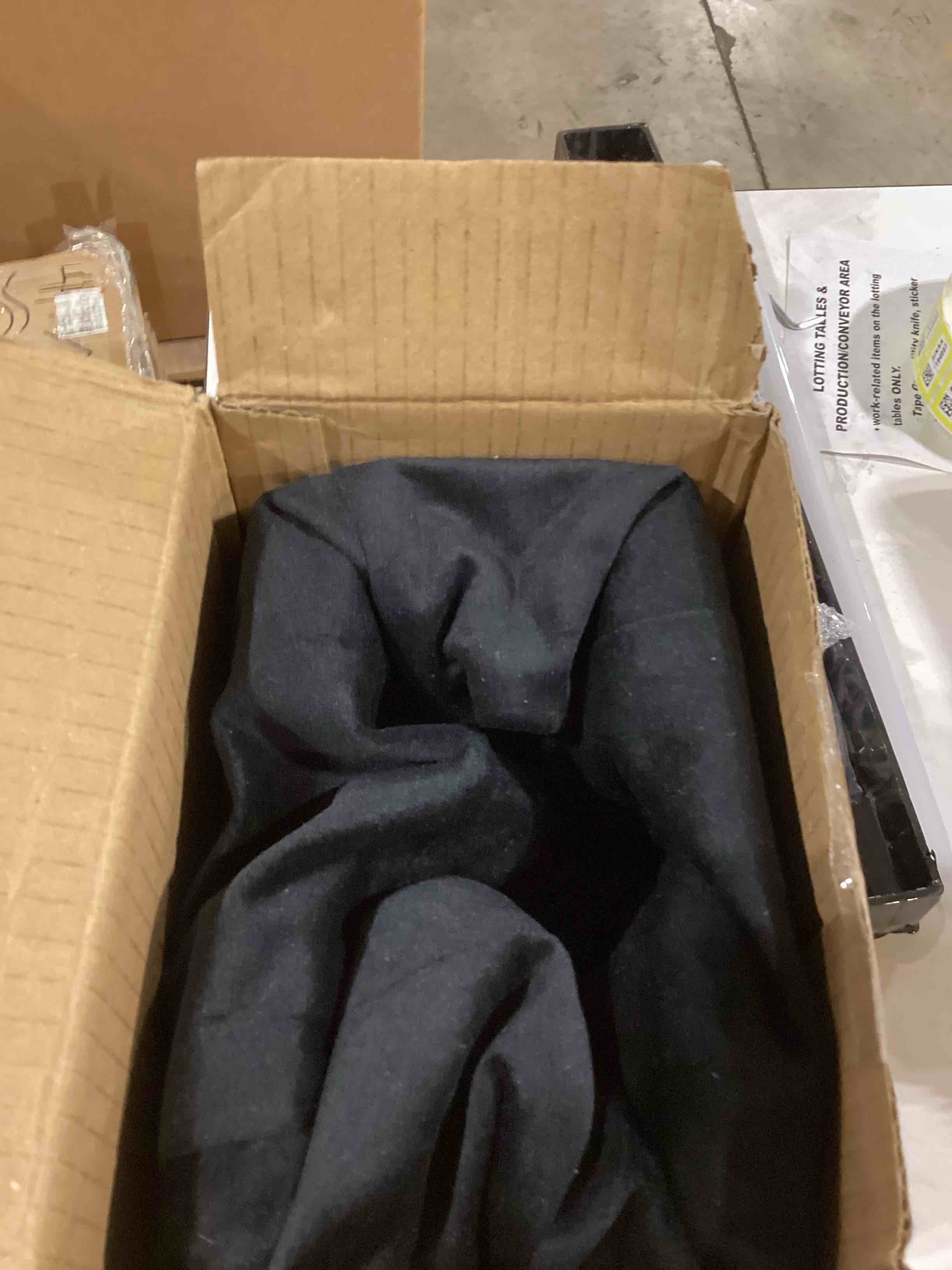 https://s3.amazonaws.com/lotting-images-prod/bidfta/PPE2774258_1760094964722.jpeg