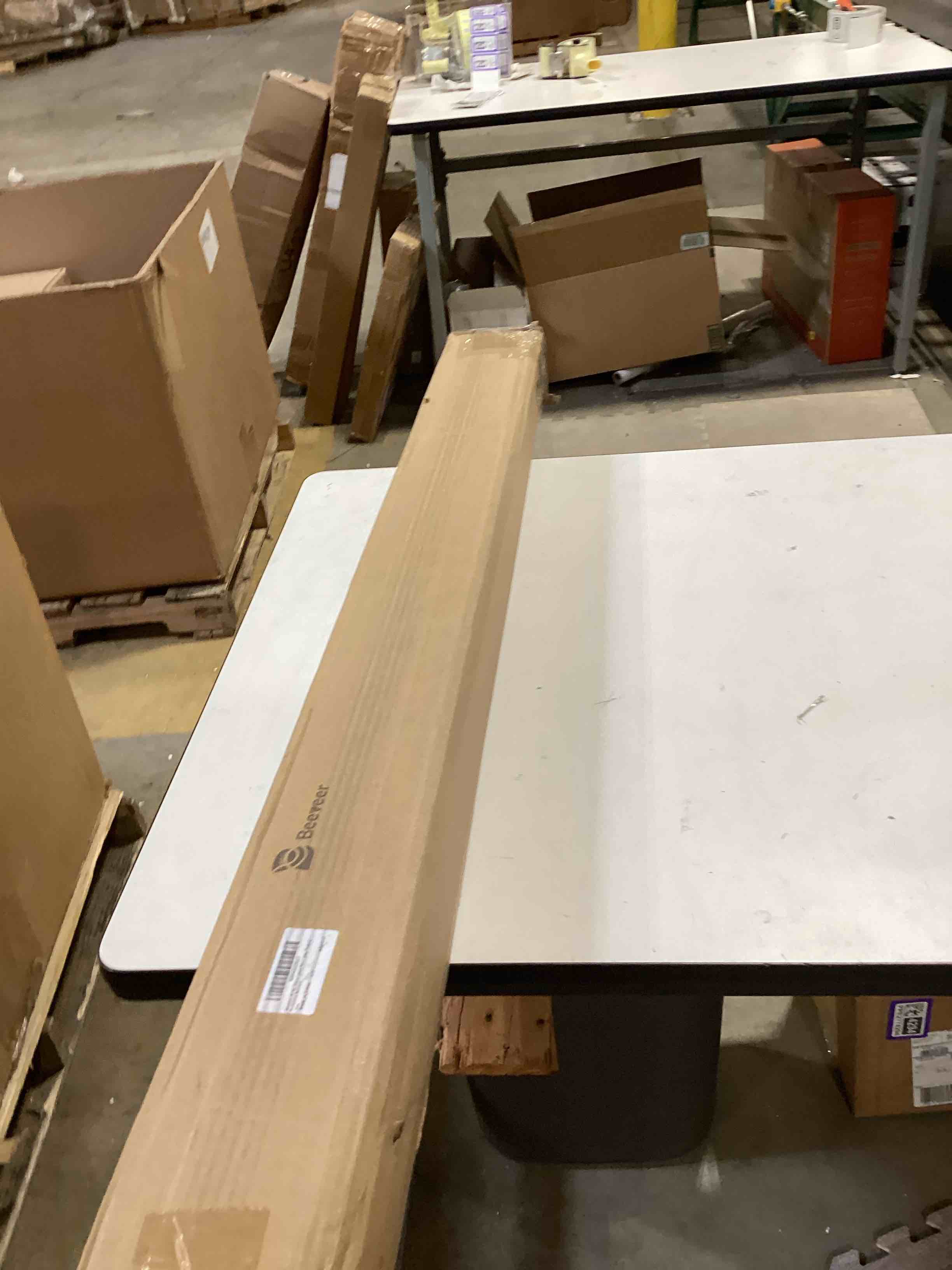 https://s3.amazonaws.com/lotting-images-prod/bidfta/PPE2774373_1760112801214.jpeg