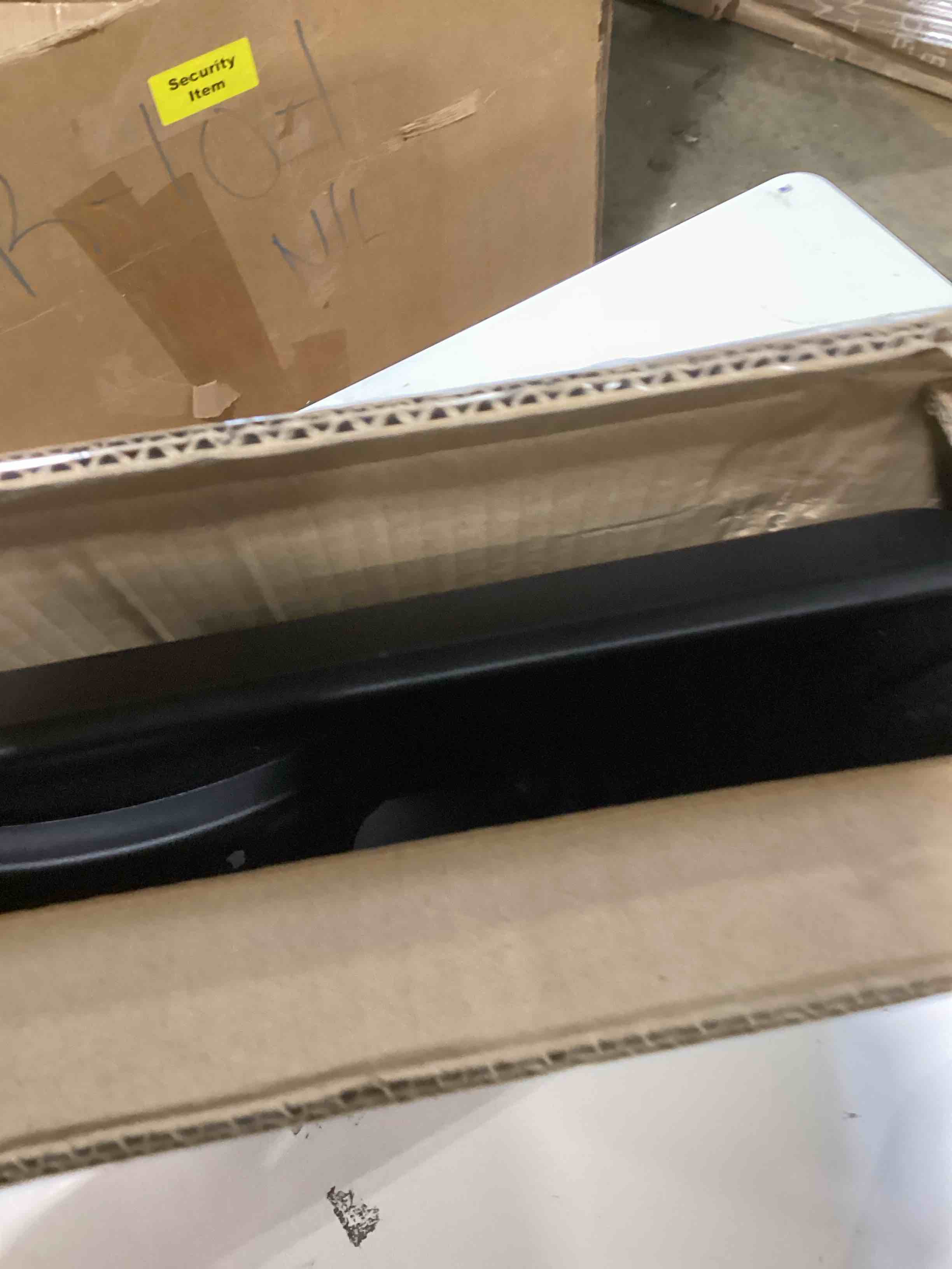 https://s3.amazonaws.com/lotting-images-prod/bidfta/PPE2774420_1760633046108.jpeg