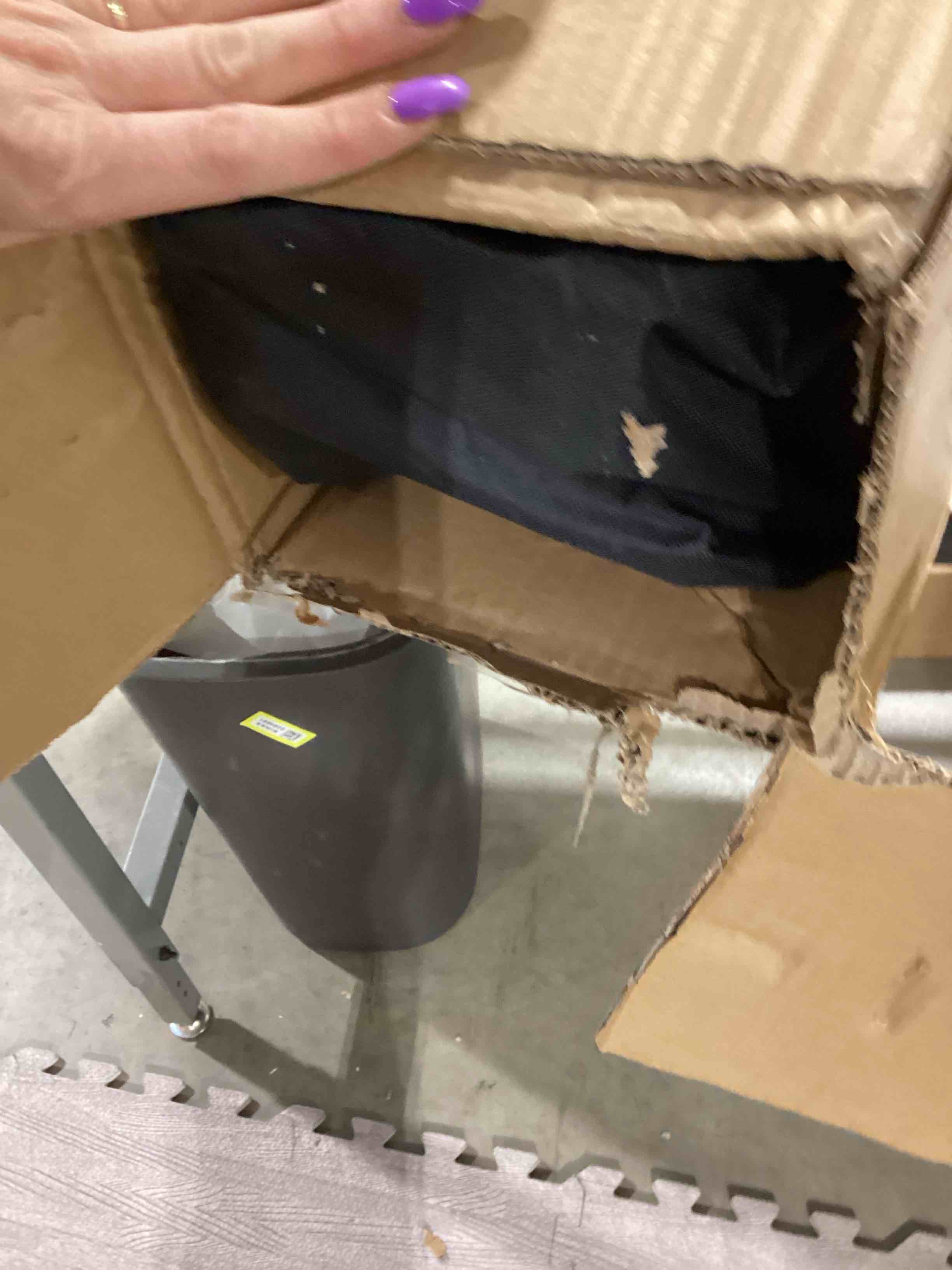 https://s3.amazonaws.com/lotting-images-prod/bidfta/PPE2774493_1760443361058.jpeg
