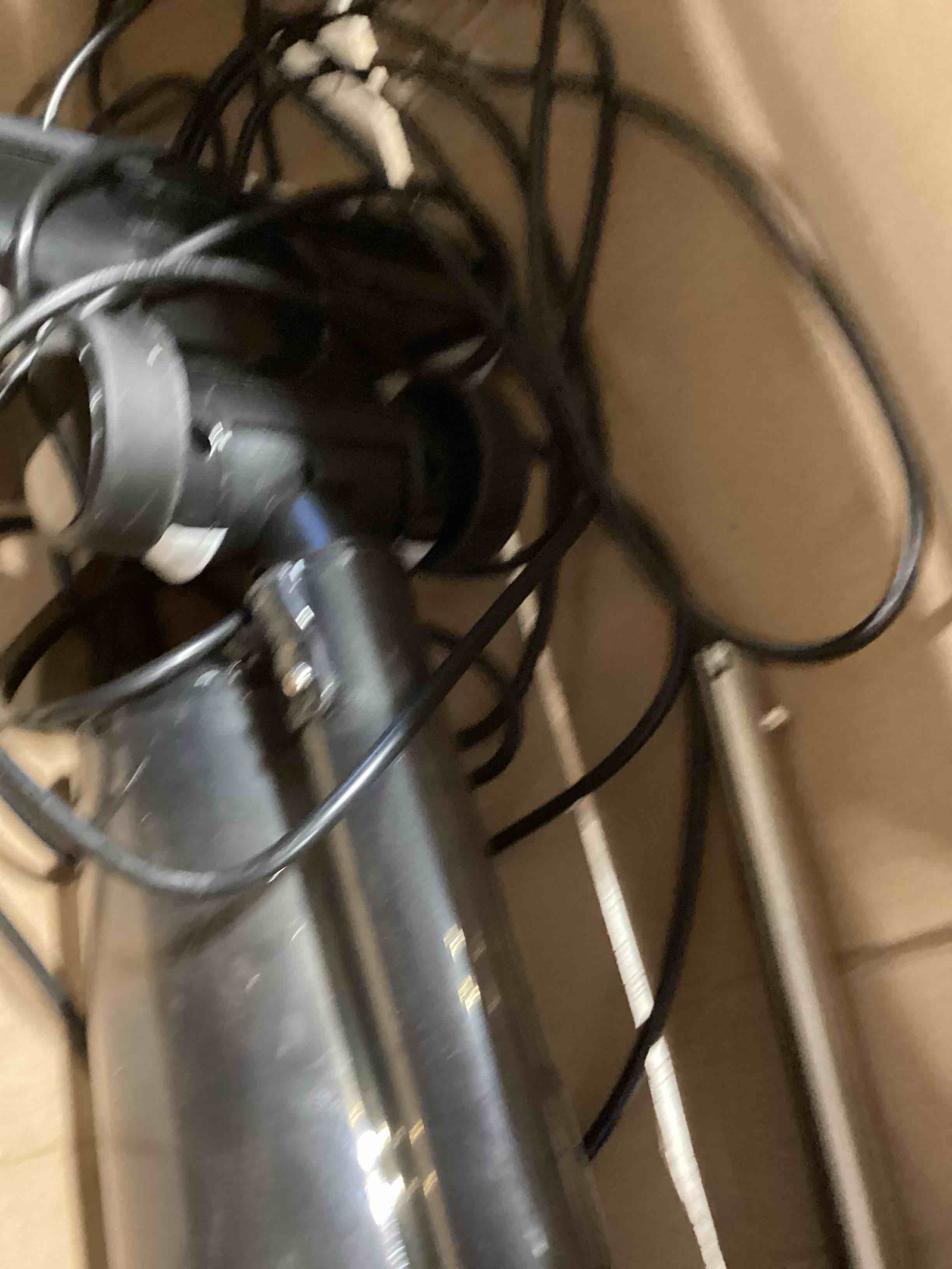 https://s3.amazonaws.com/lotting-images-prod/bidfta/PPE2774501_1760443715885.jpeg