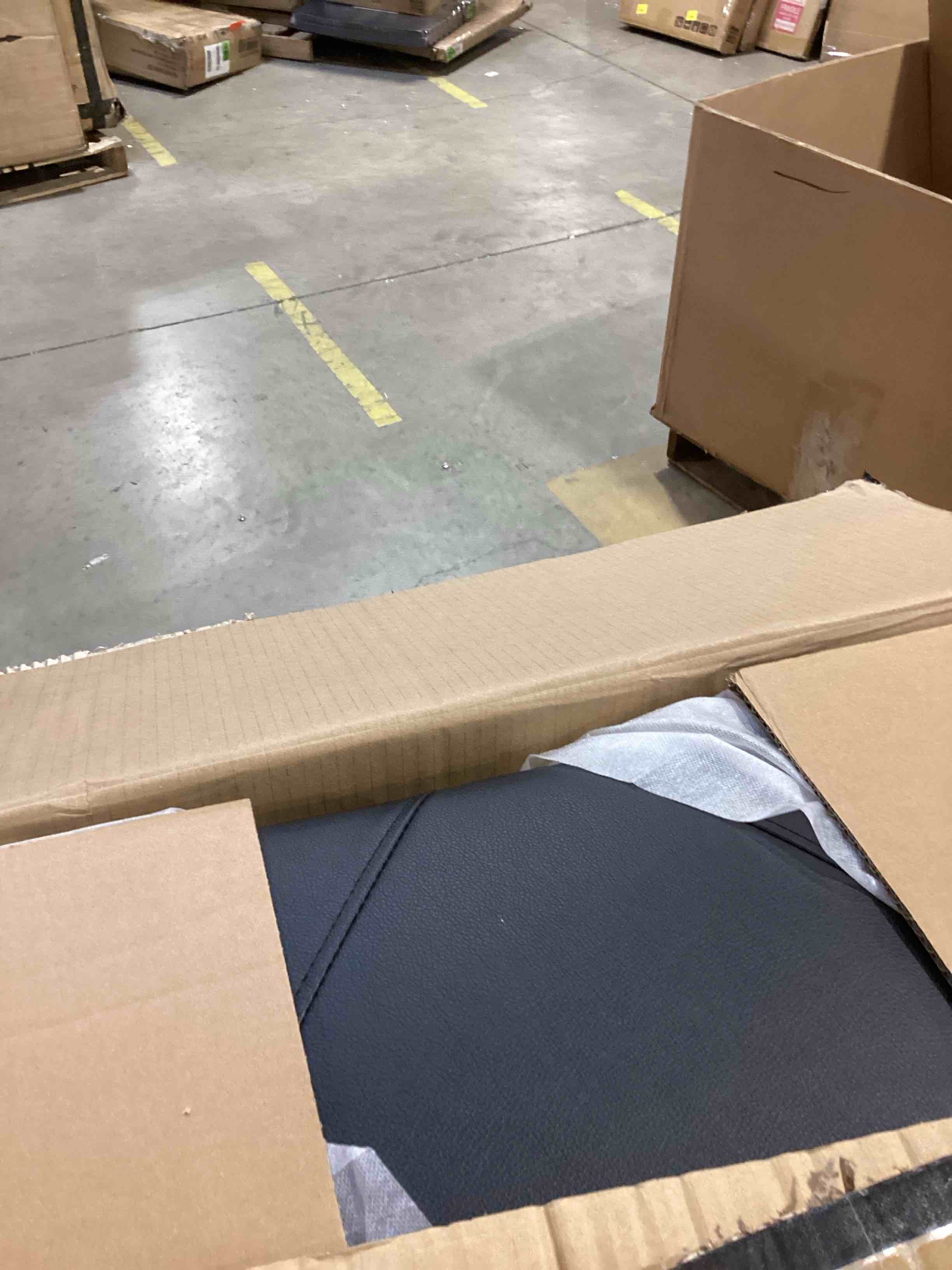 https://s3.amazonaws.com/lotting-images-prod/bidfta/PPE2774549_1760451031035.jpeg