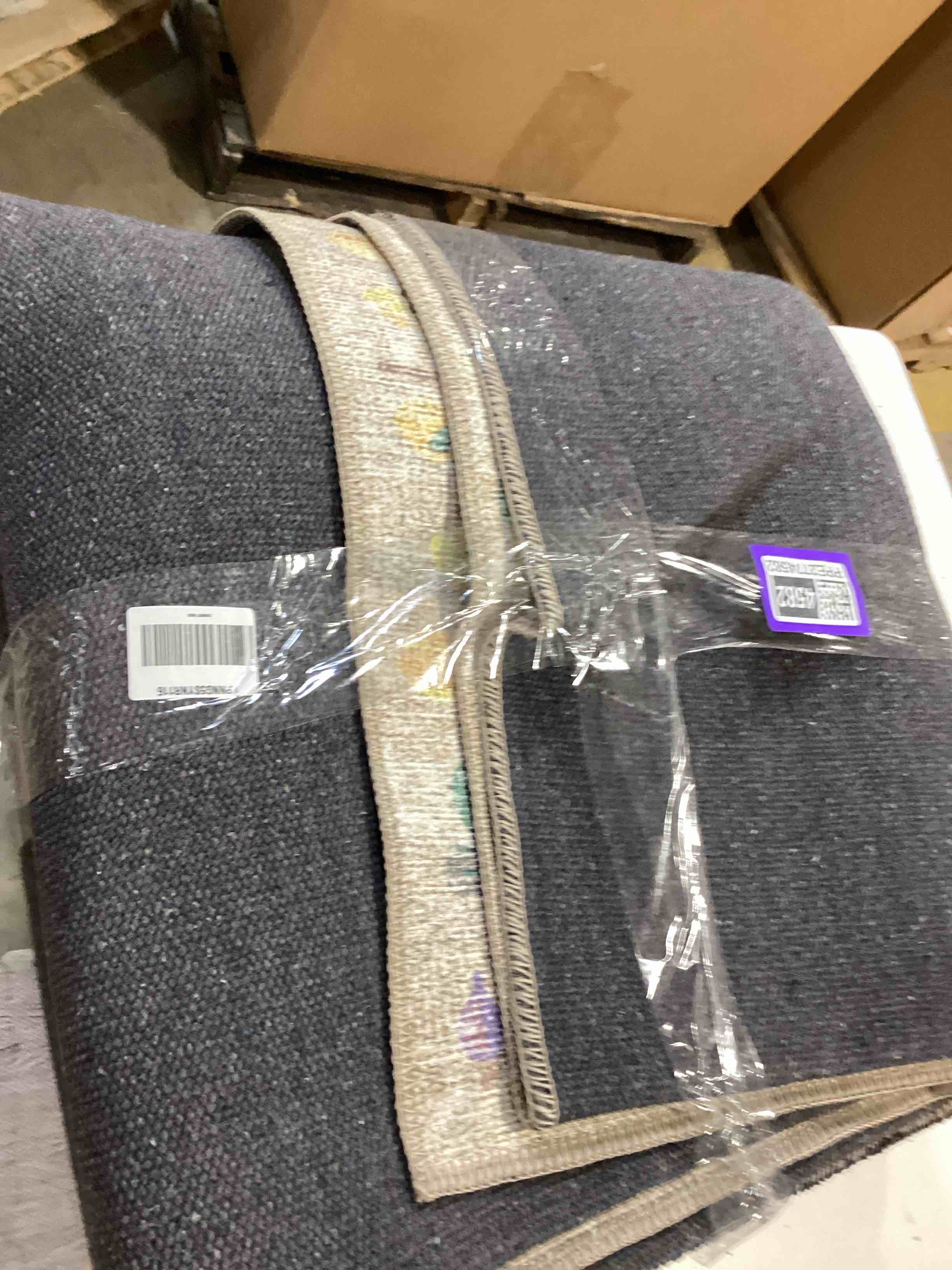 https://s3.amazonaws.com/lotting-images-prod/bidfta/PPE2774582_1760455761759.jpeg