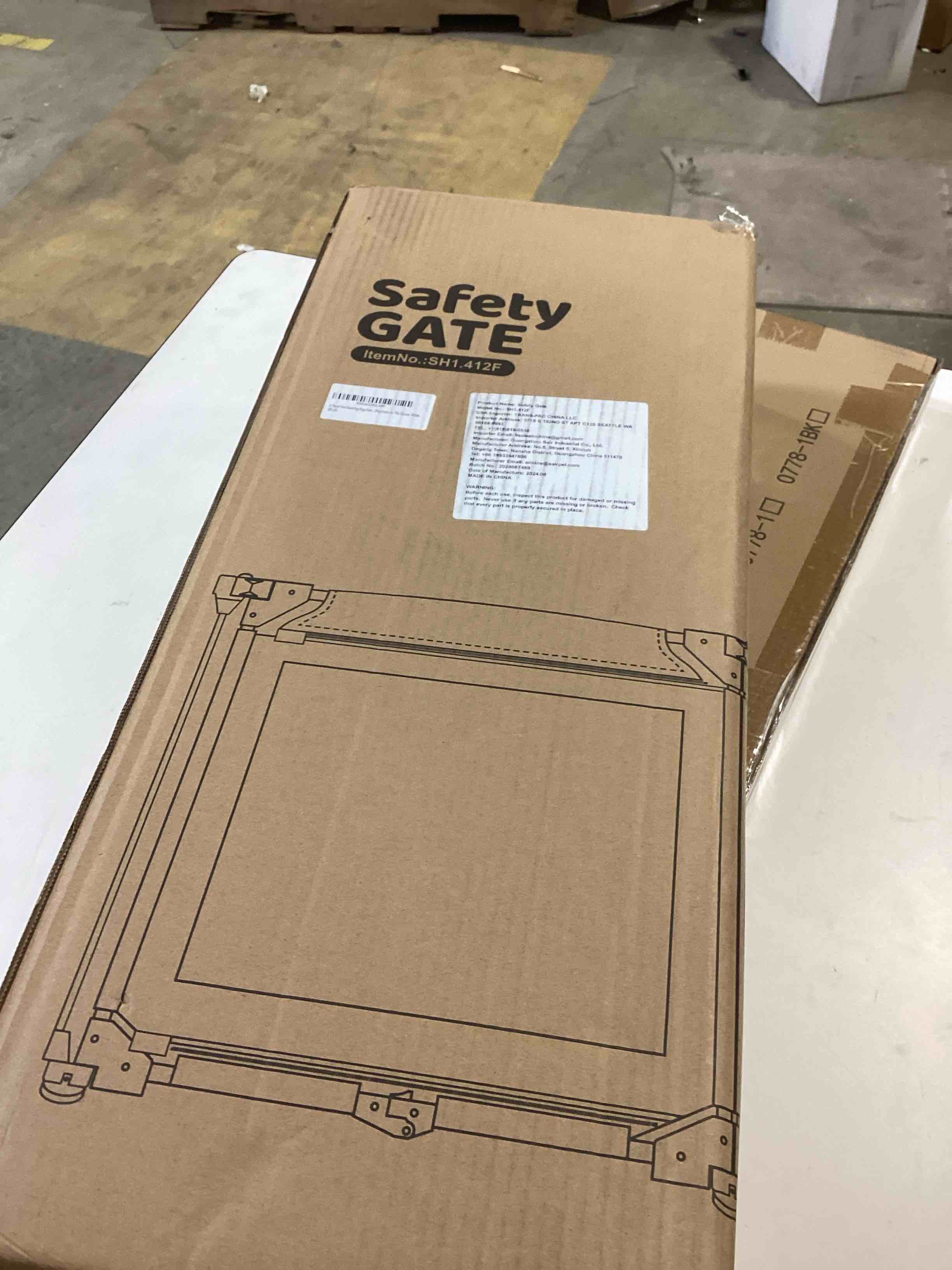 https://s3.amazonaws.com/lotting-images-prod/bidfta/PPE2774625_1760464594379.jpeg