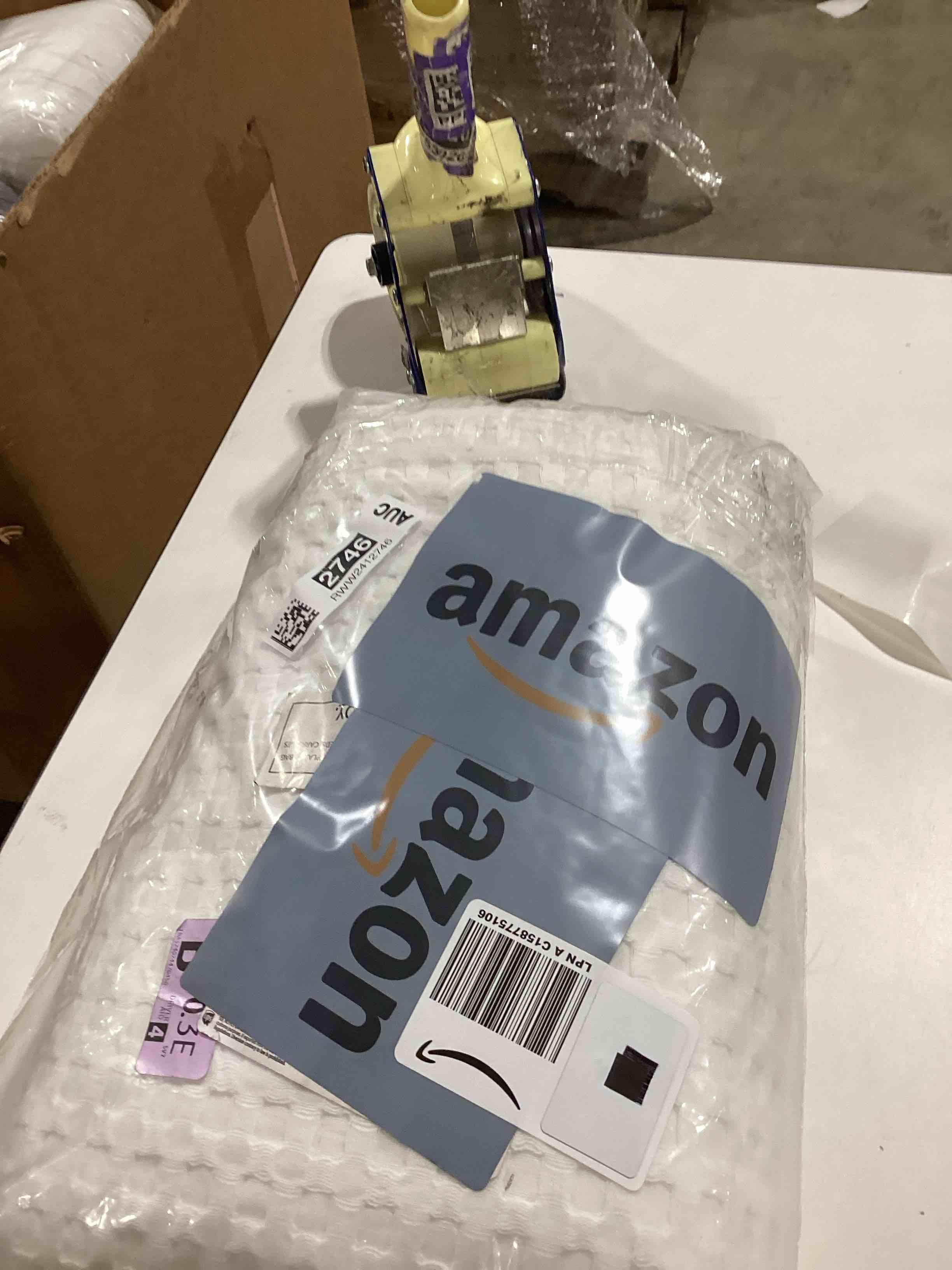 https://s3.amazonaws.com/lotting-images-prod/bidfta/PPE2774697_1760529318143.jpeg