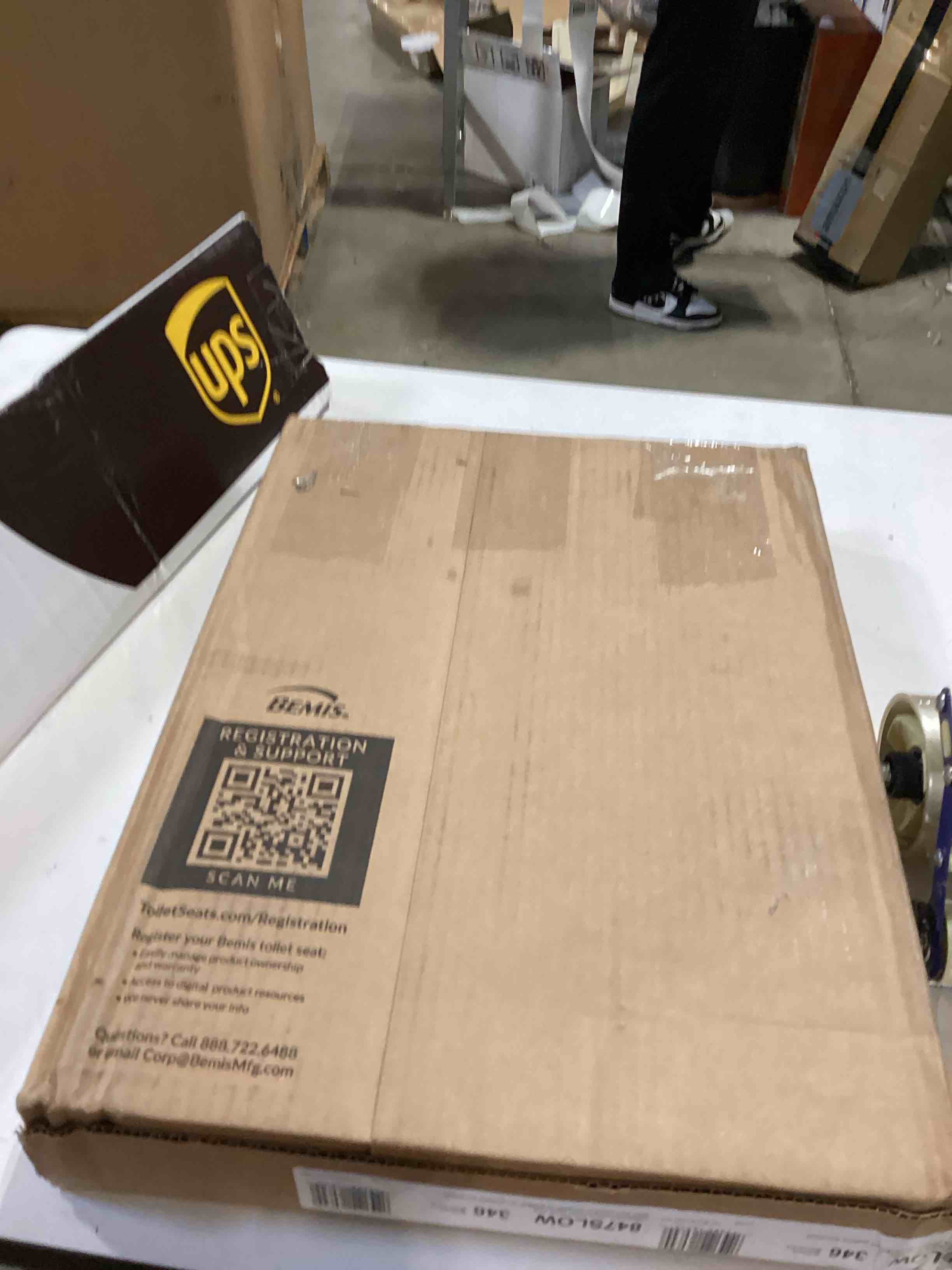 https://s3.amazonaws.com/lotting-images-prod/bidfta/PPE2774805_1760553699513.jpeg
