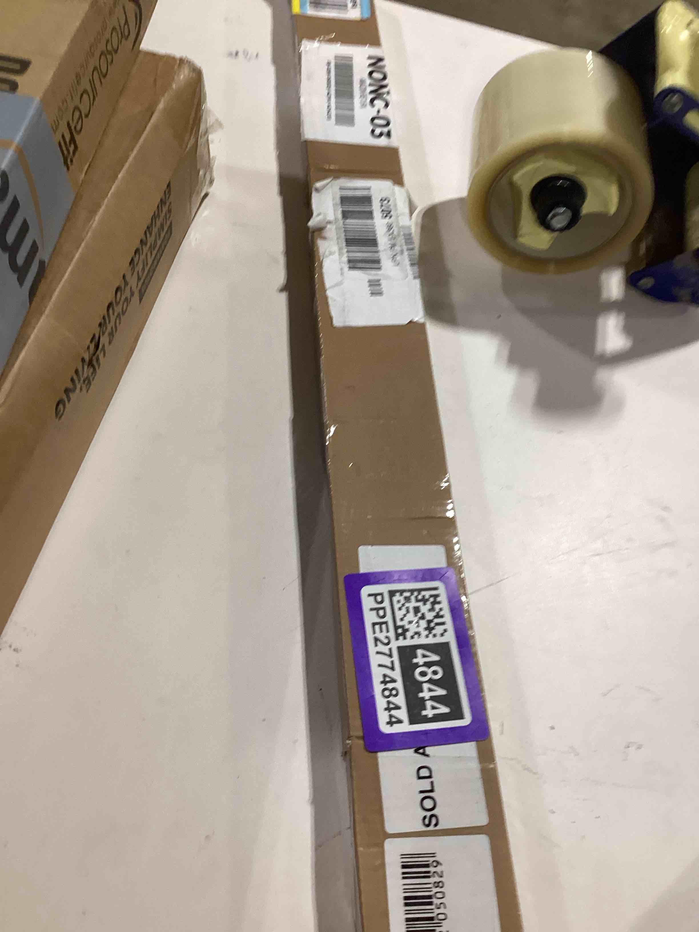 https://s3.amazonaws.com/lotting-images-prod/bidfta/PPE2774845_1760616977769.jpeg