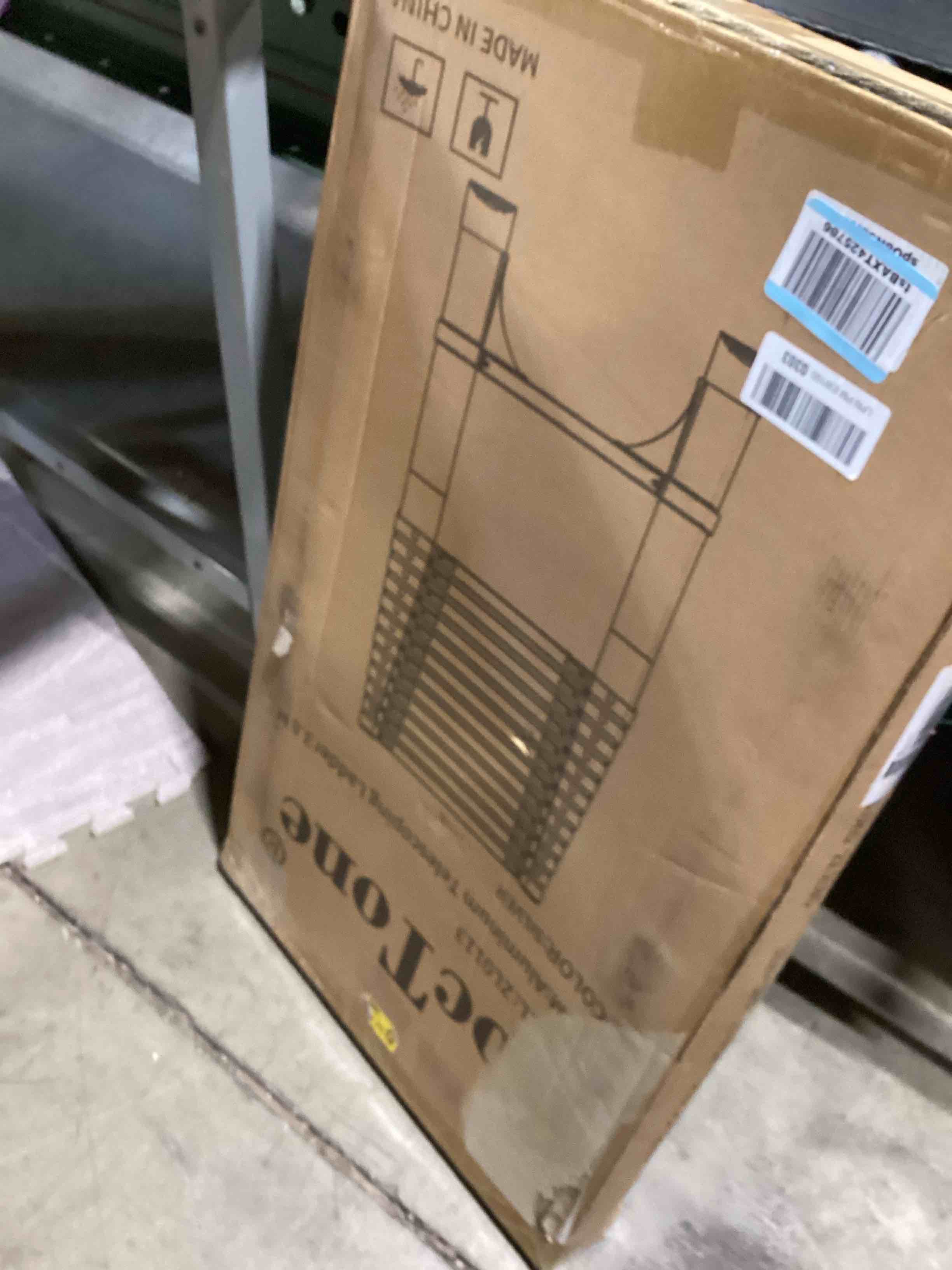 https://s3.amazonaws.com/lotting-images-prod/bidfta/PPE2774922_1760633715566.jpeg