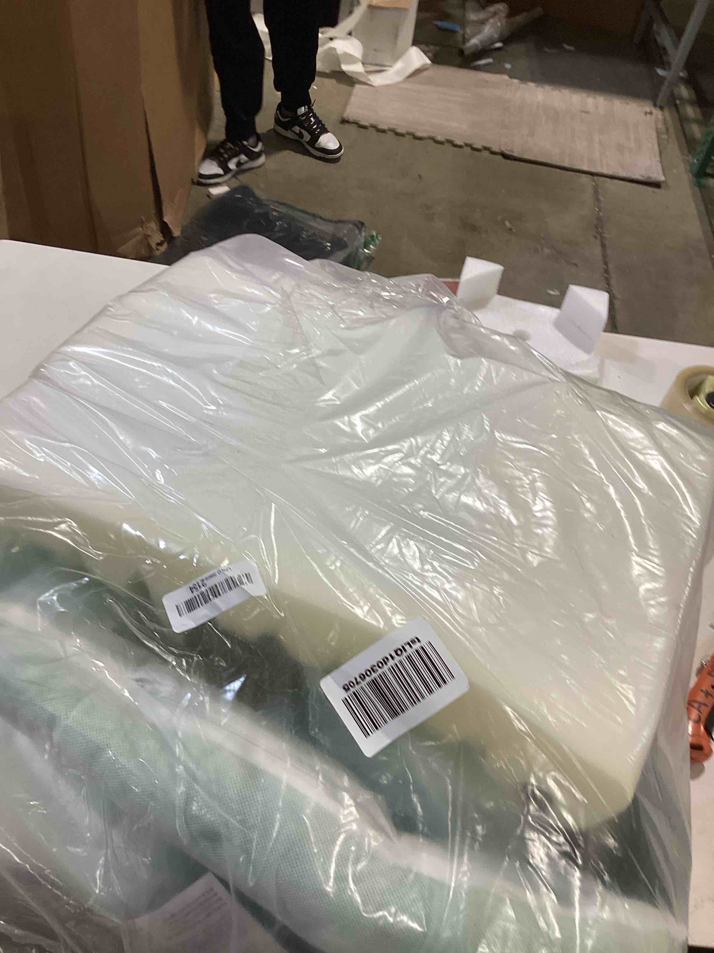 https://s3.amazonaws.com/lotting-images-prod/bidfta/PPE2774972_1760641759349.jpeg