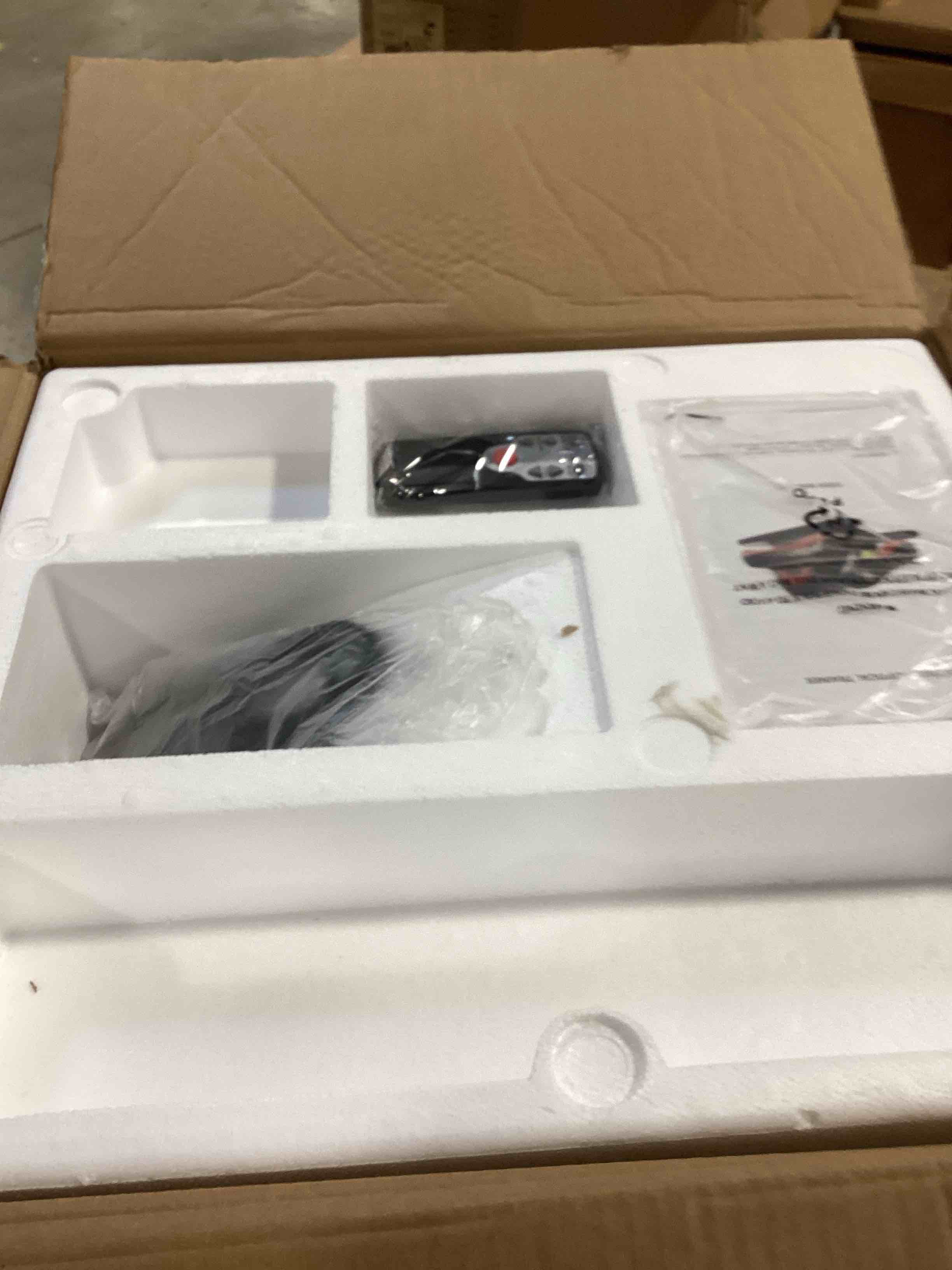https://s3.amazonaws.com/lotting-images-prod/bidfta/PPE2775160_1760966987371.jpeg