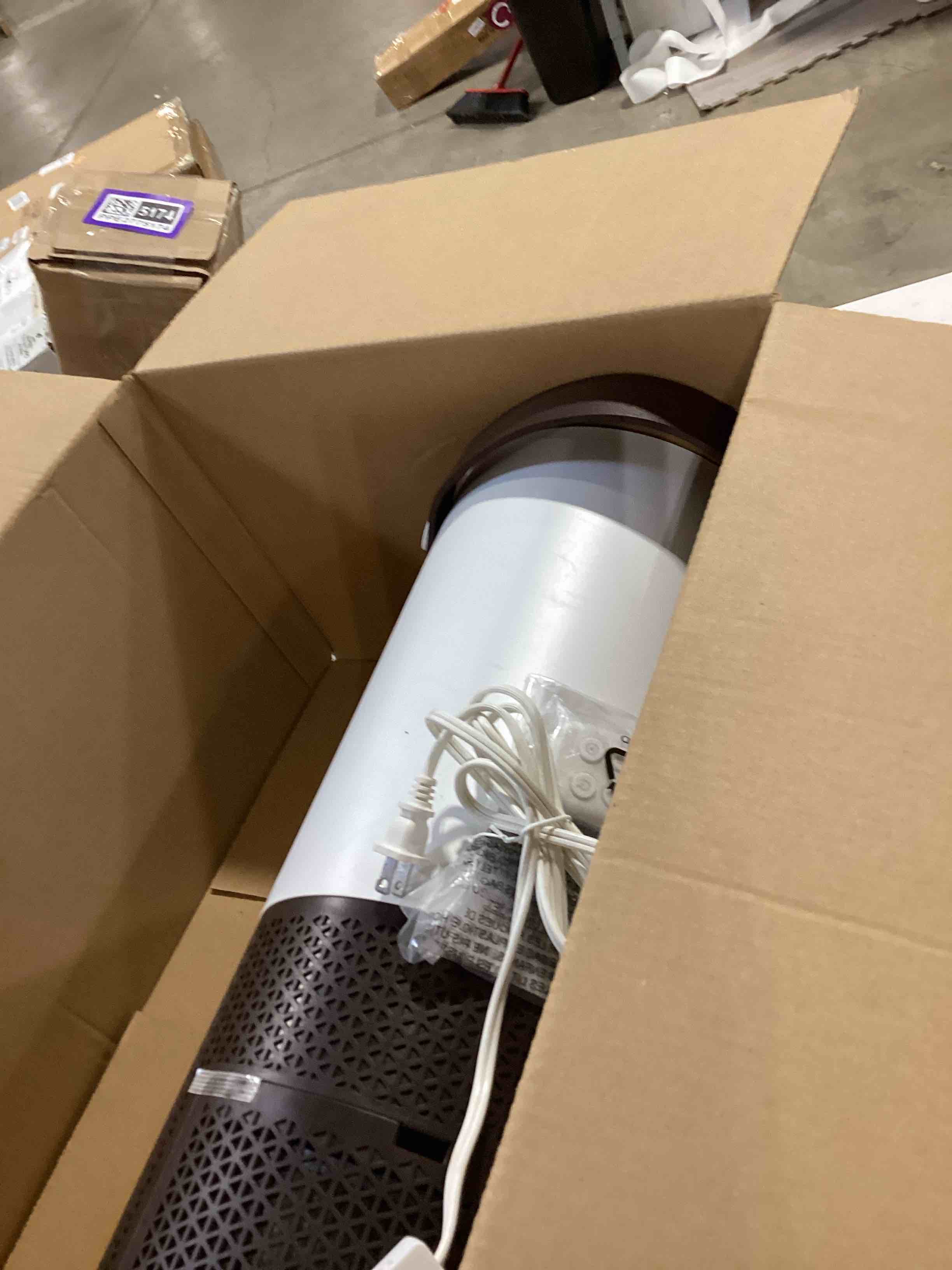 https://s3.amazonaws.com/lotting-images-prod/bidfta/PPE2775184_1760969840717.jpeg
