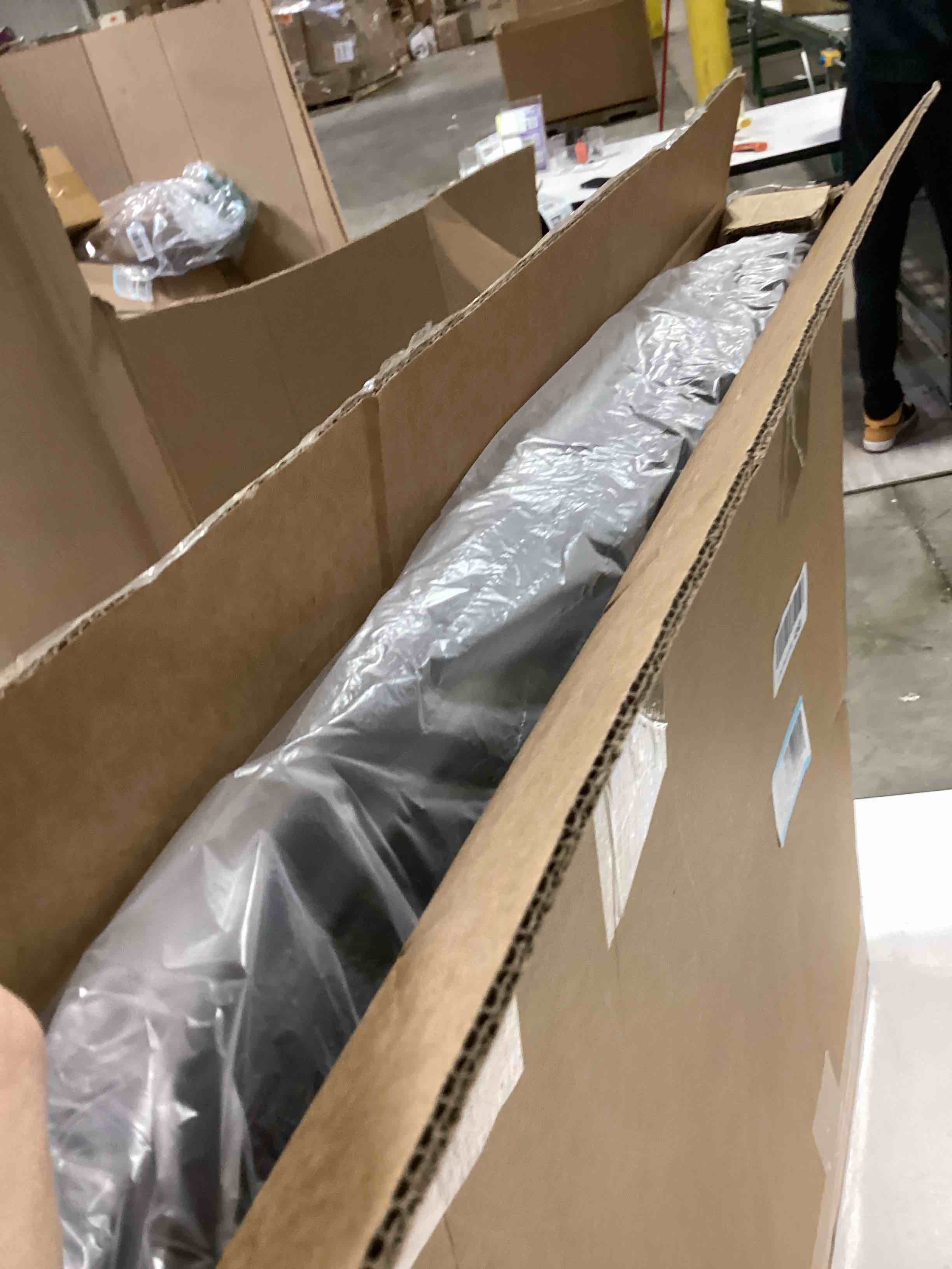 https://s3.amazonaws.com/lotting-images-prod/bidfta/PPE2775331_1760987824716.jpeg