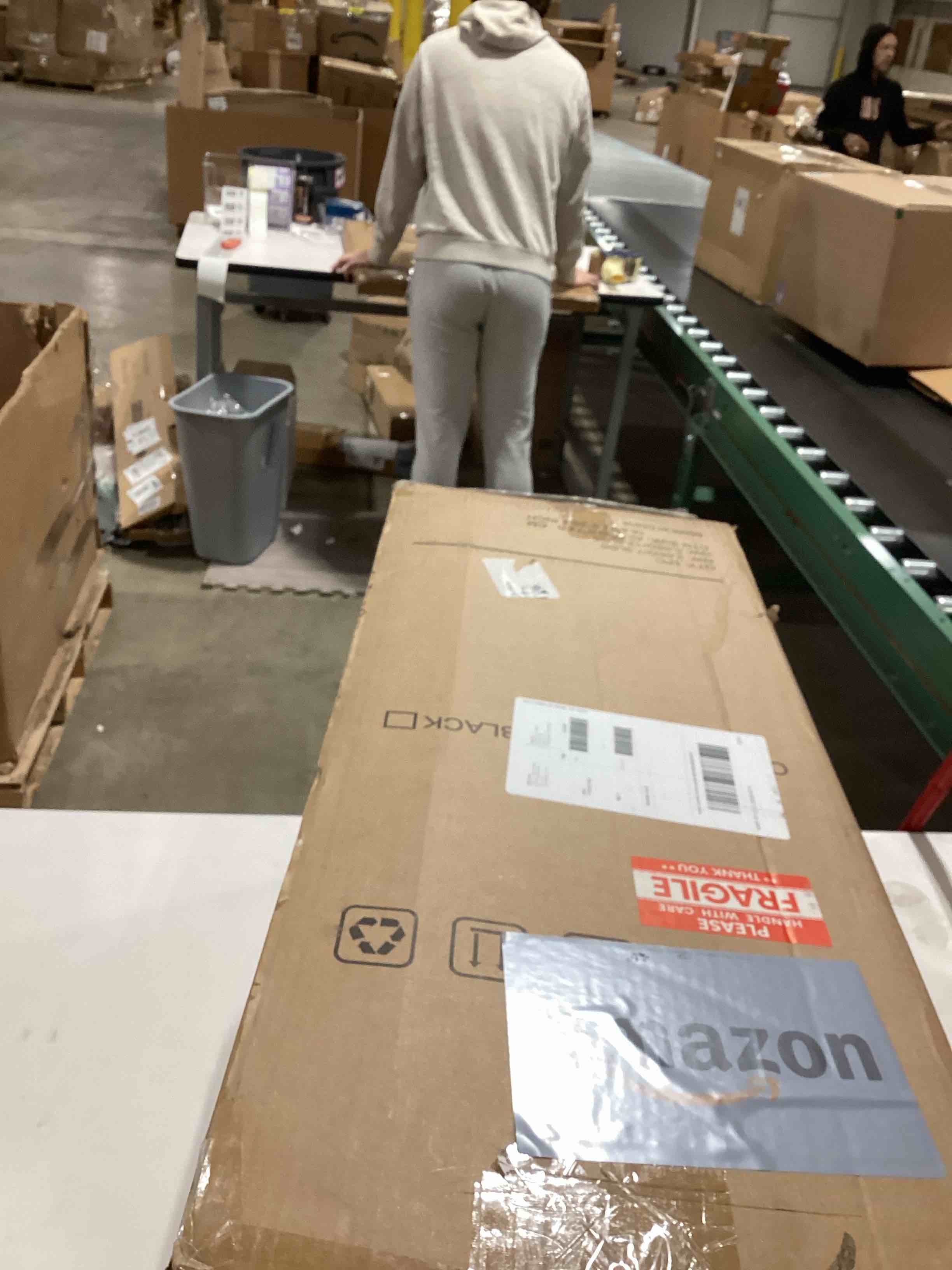 https://s3.amazonaws.com/lotting-images-prod/bidfta/PPE2775600_1761137201139.jpeg