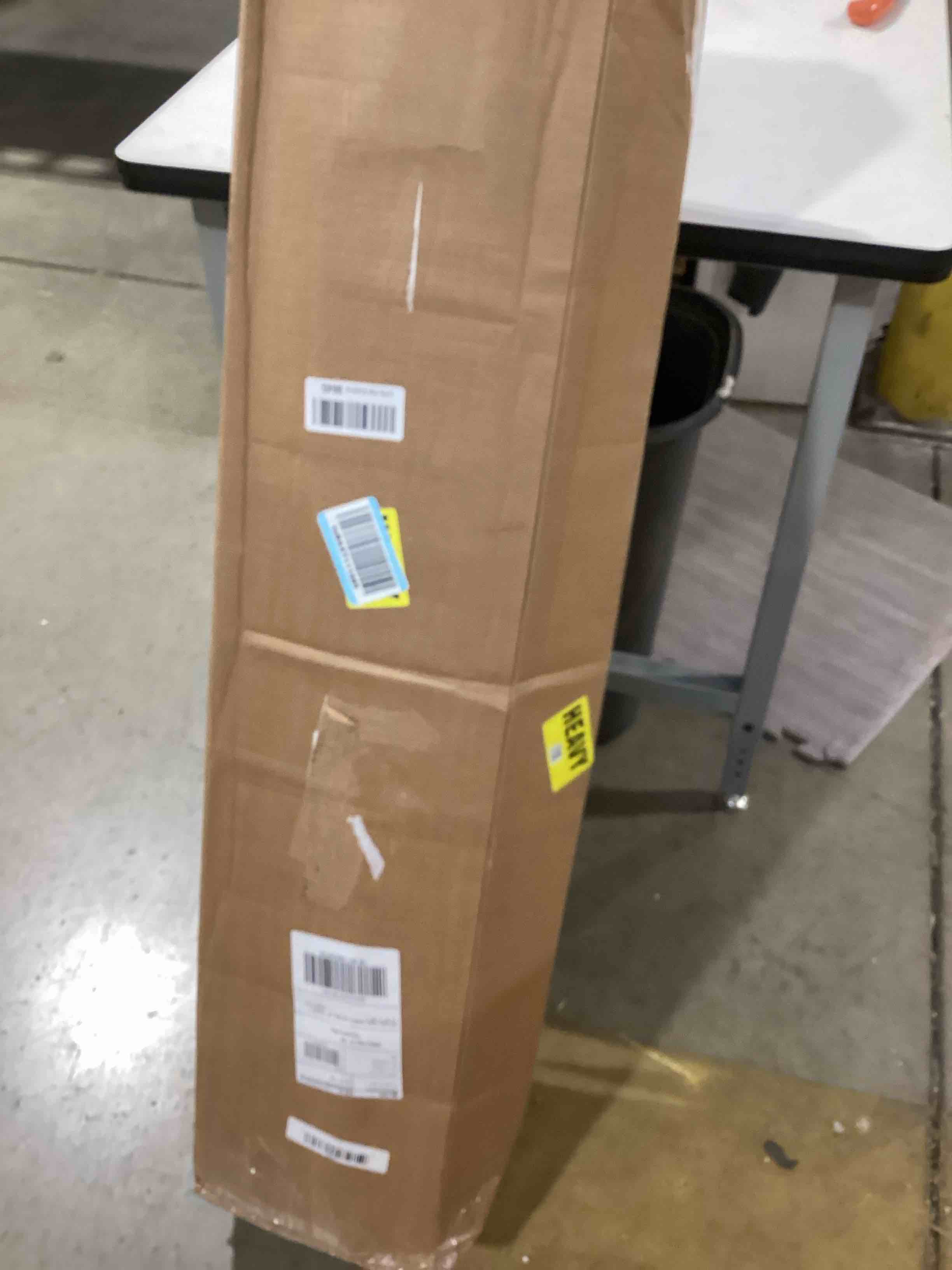 https://s3.amazonaws.com/lotting-images-prod/bidfta/PPE2775608_1761139609621.jpeg