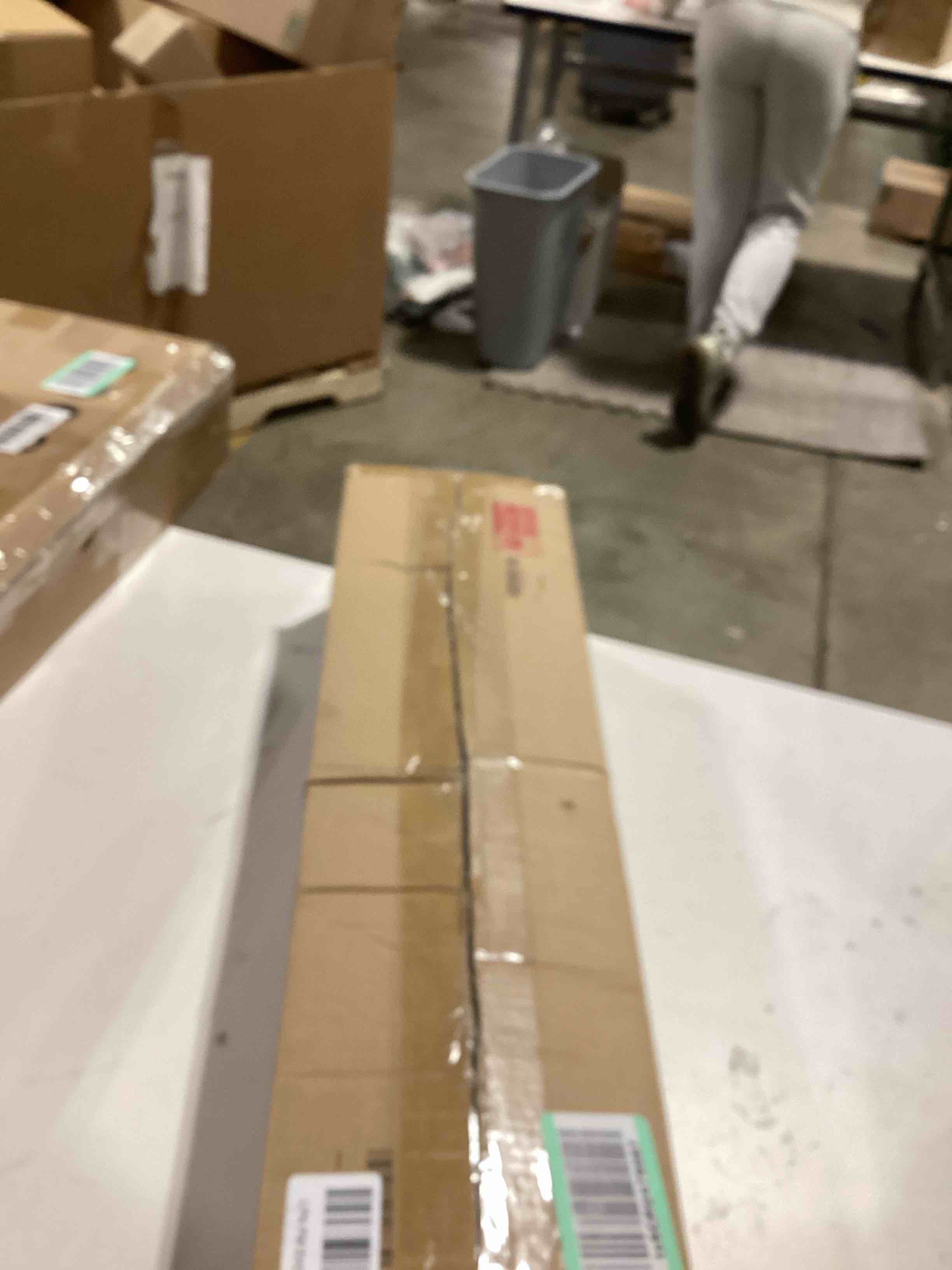 https://s3.amazonaws.com/lotting-images-prod/bidfta/PPE2775639_1761143408997.jpeg