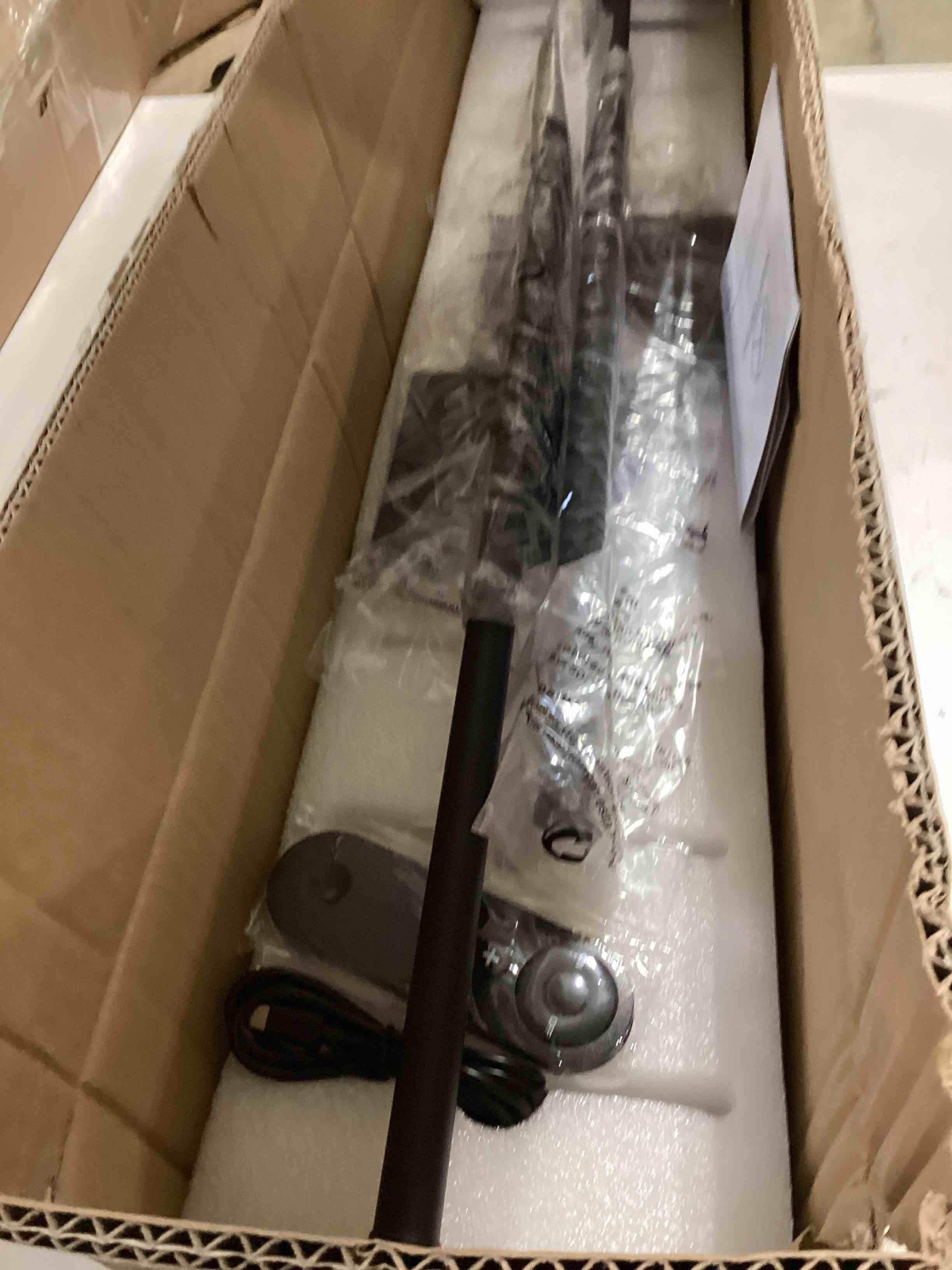 https://s3.amazonaws.com/lotting-images-prod/bidfta/PPE2775639_1761143431925.jpeg