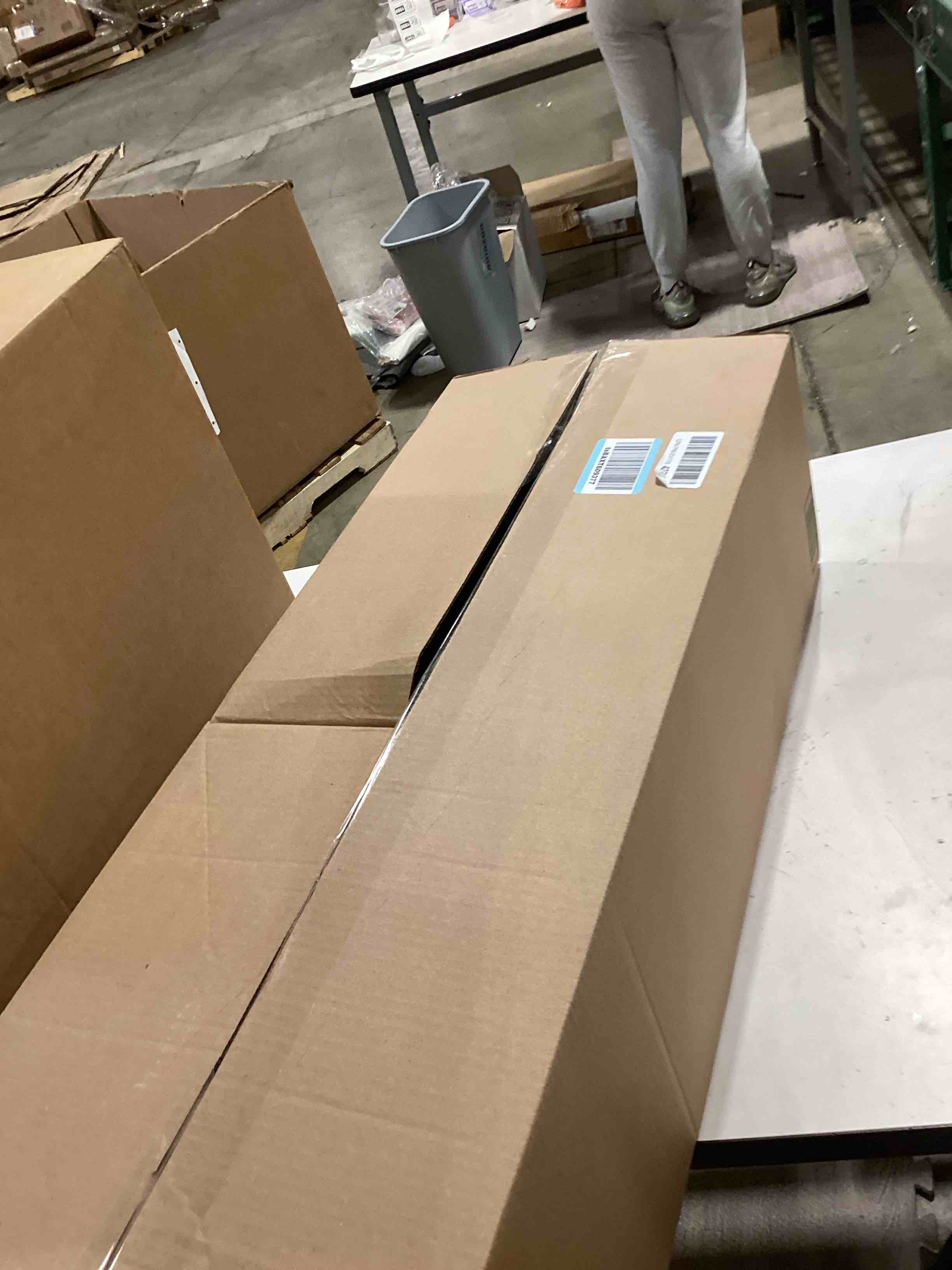 https://s3.amazonaws.com/lotting-images-prod/bidfta/PPE2775647_1761144513328.jpeg