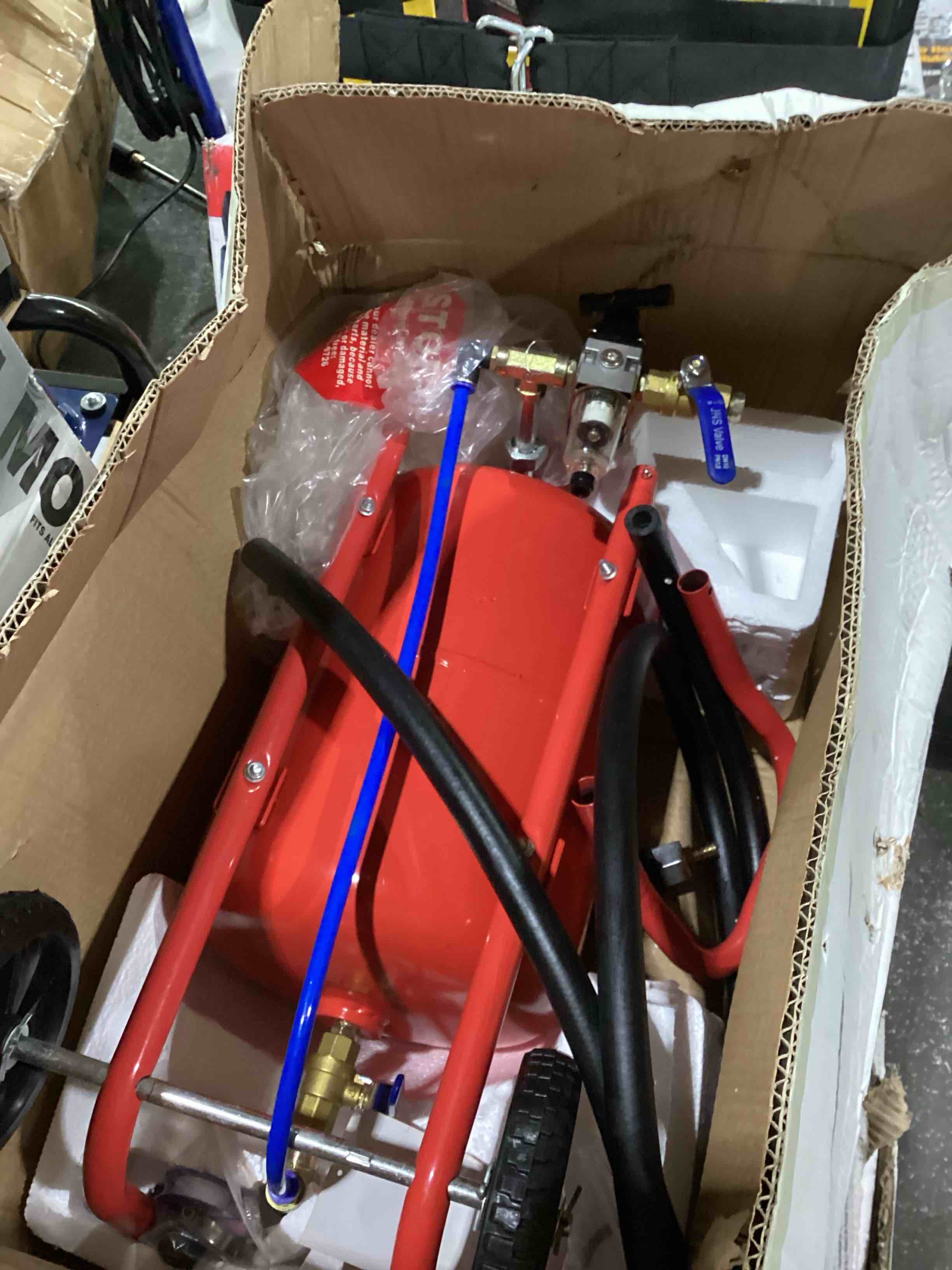 https://s3.amazonaws.com/lotting-images-prod/bidfta/PPE2896152_1746117588263.jpeg