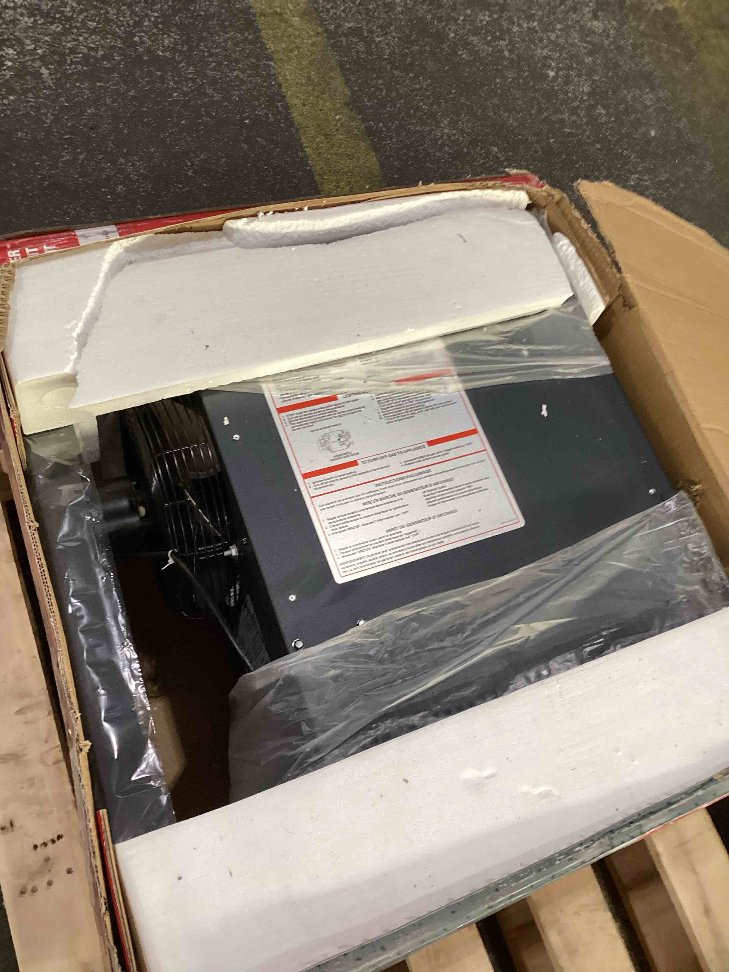 https://s3.amazonaws.com/lotting-images-prod/bidfta/PPE2896177_1746129768052.jpeg