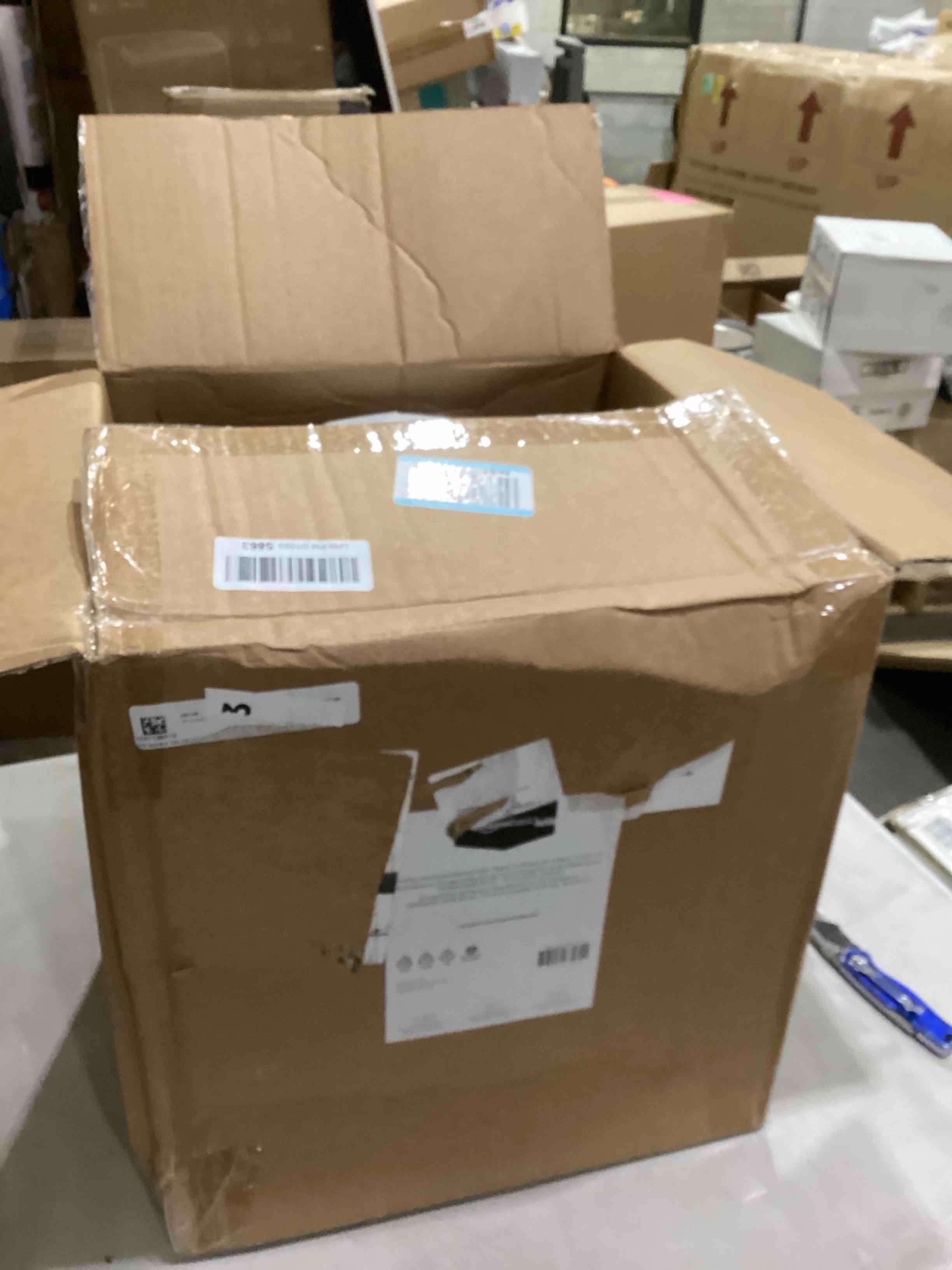 https://s3.amazonaws.com/lotting-images-prod/bidfta/PPE2896353_1746806200141.jpeg