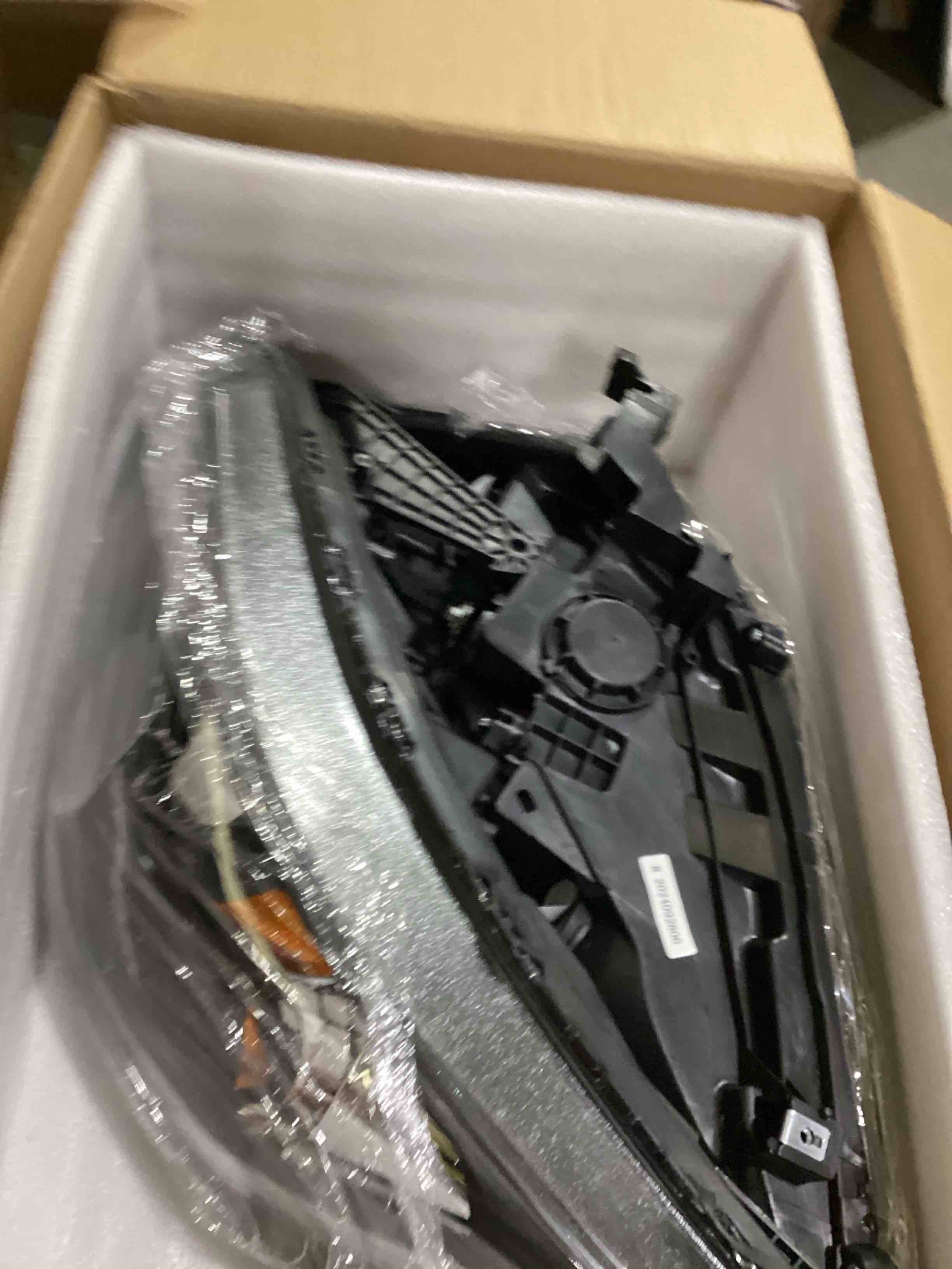 https://s3.amazonaws.com/lotting-images-prod/bidfta/PPE2896970_1747748486838.jpeg