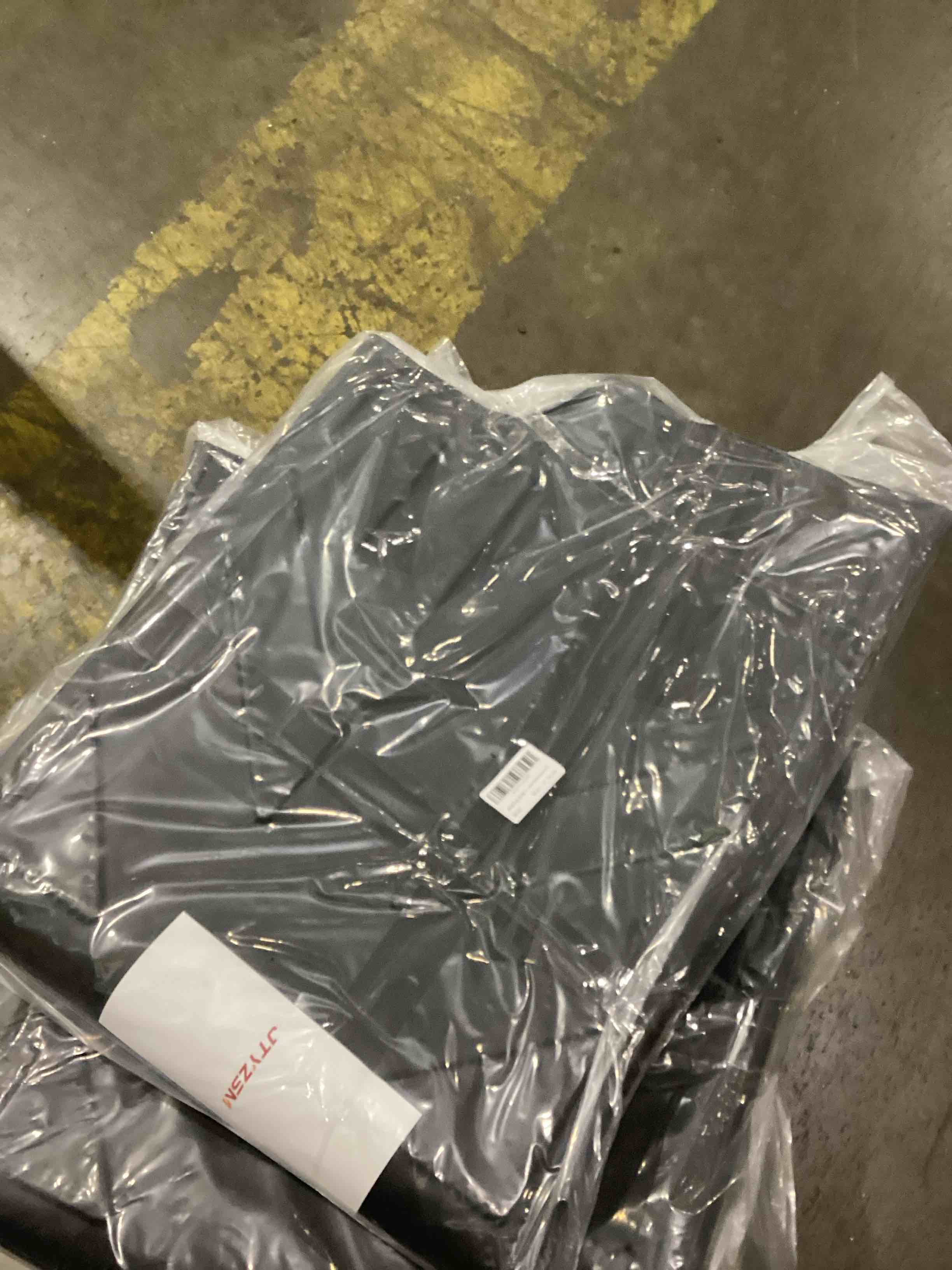 https://s3.amazonaws.com/lotting-images-prod/bidfta/PPE2897980_1749471053930.jpeg