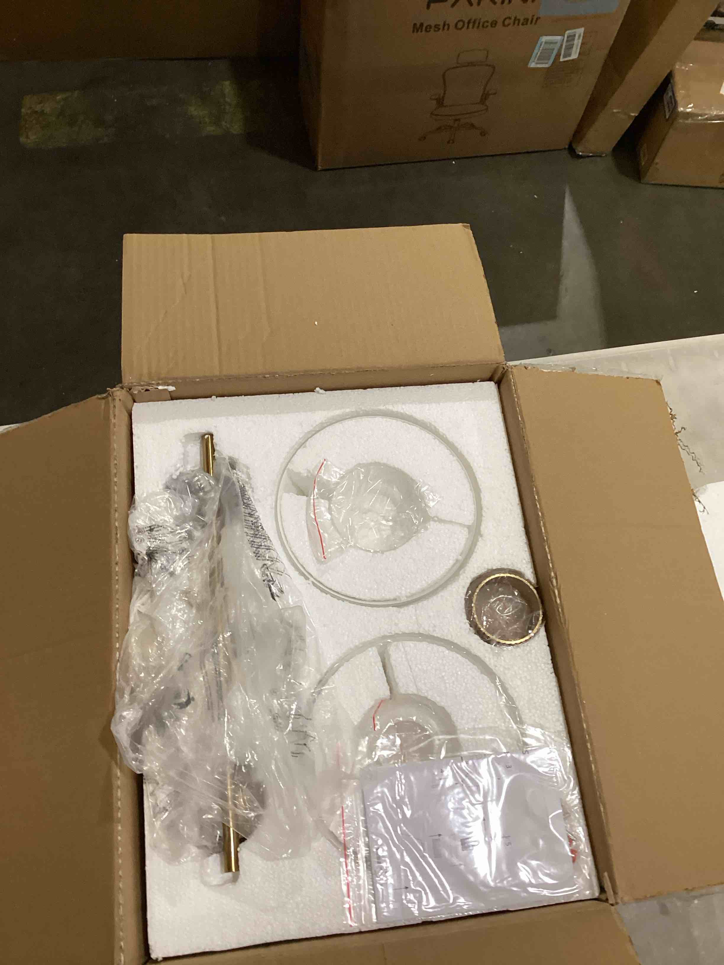 https://s3.amazonaws.com/lotting-images-prod/bidfta/PPE2898365_1749663107978.jpeg