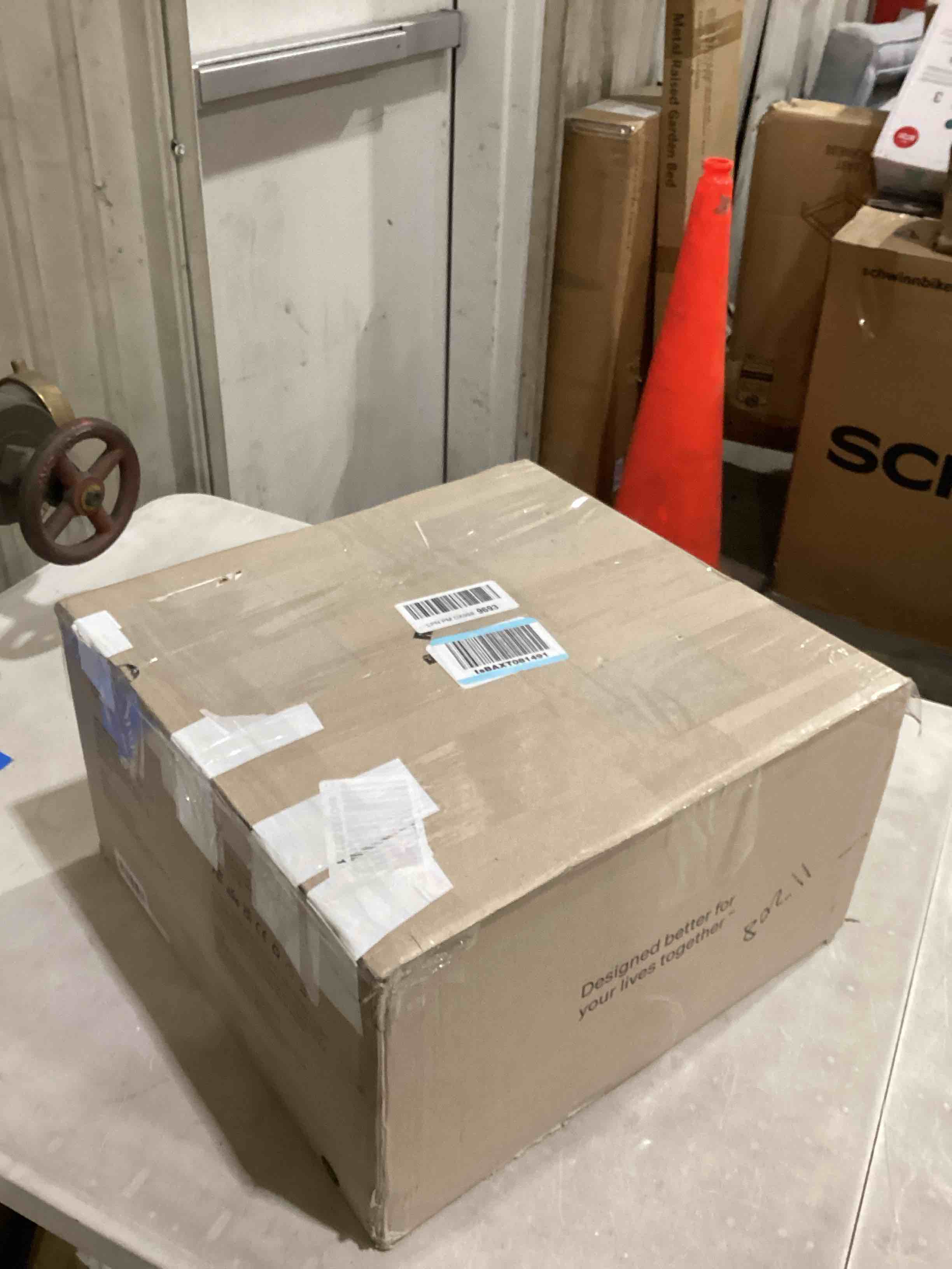 https://s3.amazonaws.com/lotting-images-prod/bidfta/PPE2898384_1749665930222.jpeg