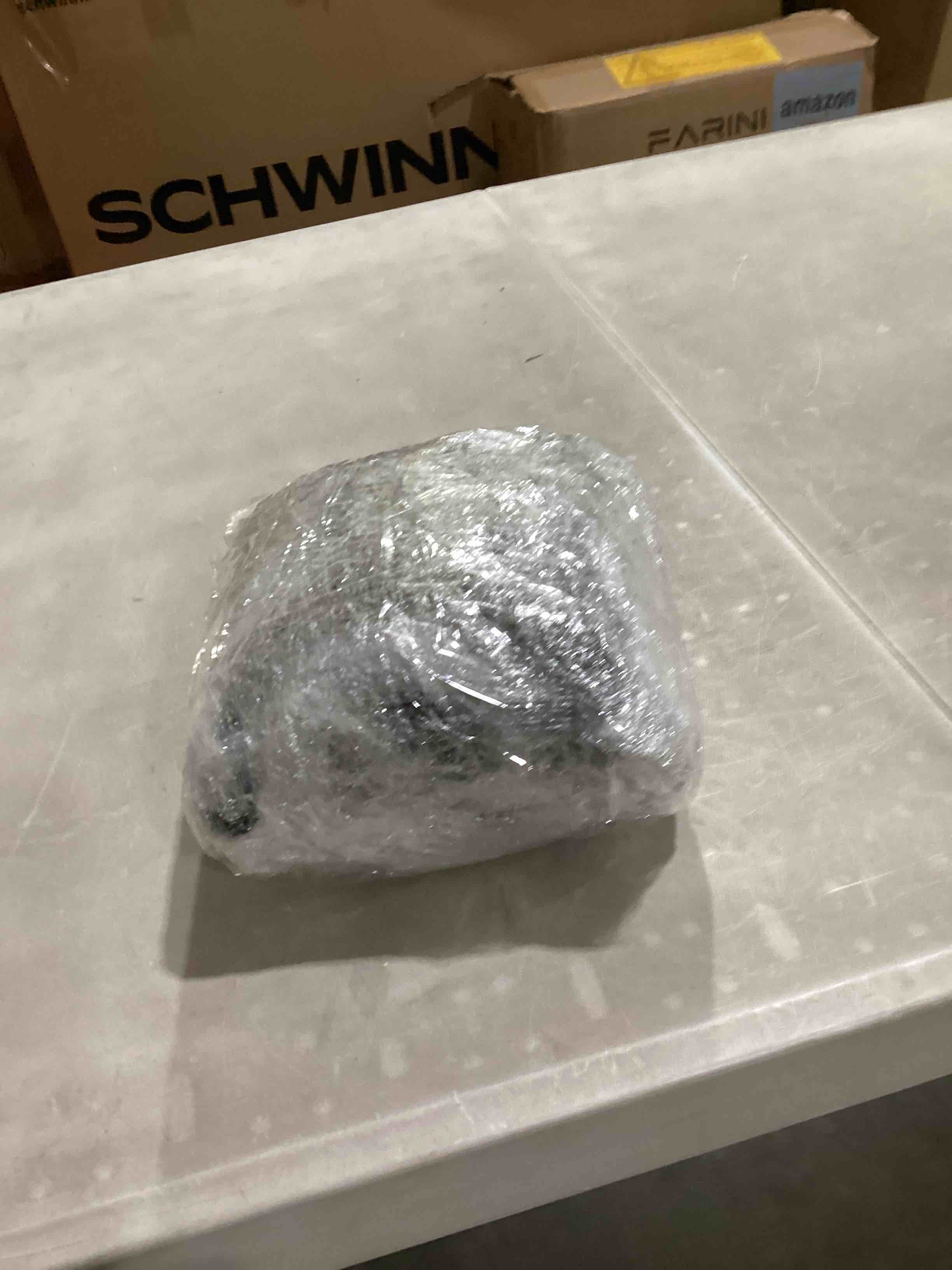 https://s3.amazonaws.com/lotting-images-prod/bidfta/PPE2898555_1750080311672.jpeg