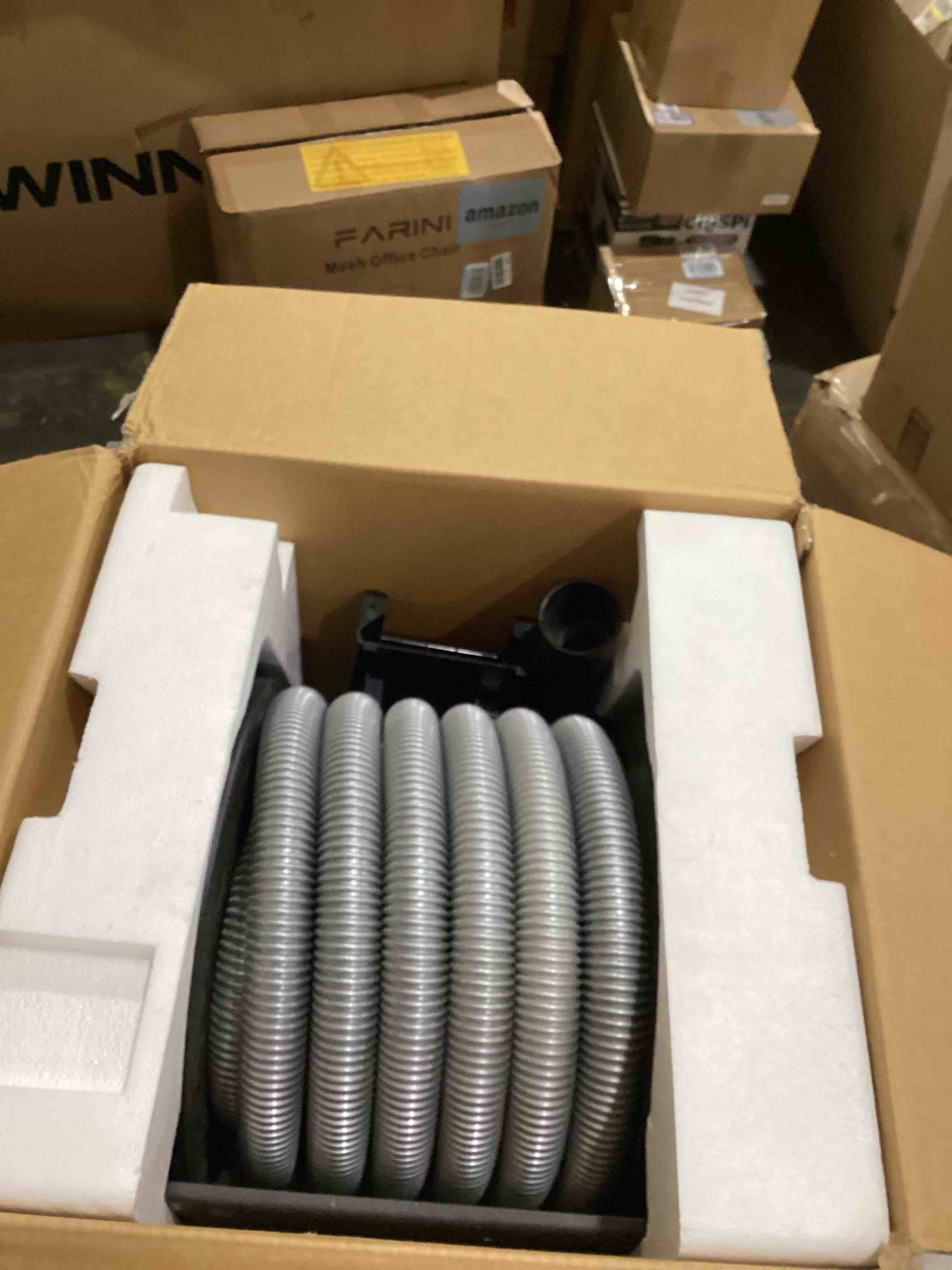 https://s3.amazonaws.com/lotting-images-prod/bidfta/PPE2898685_1750181706314.jpeg